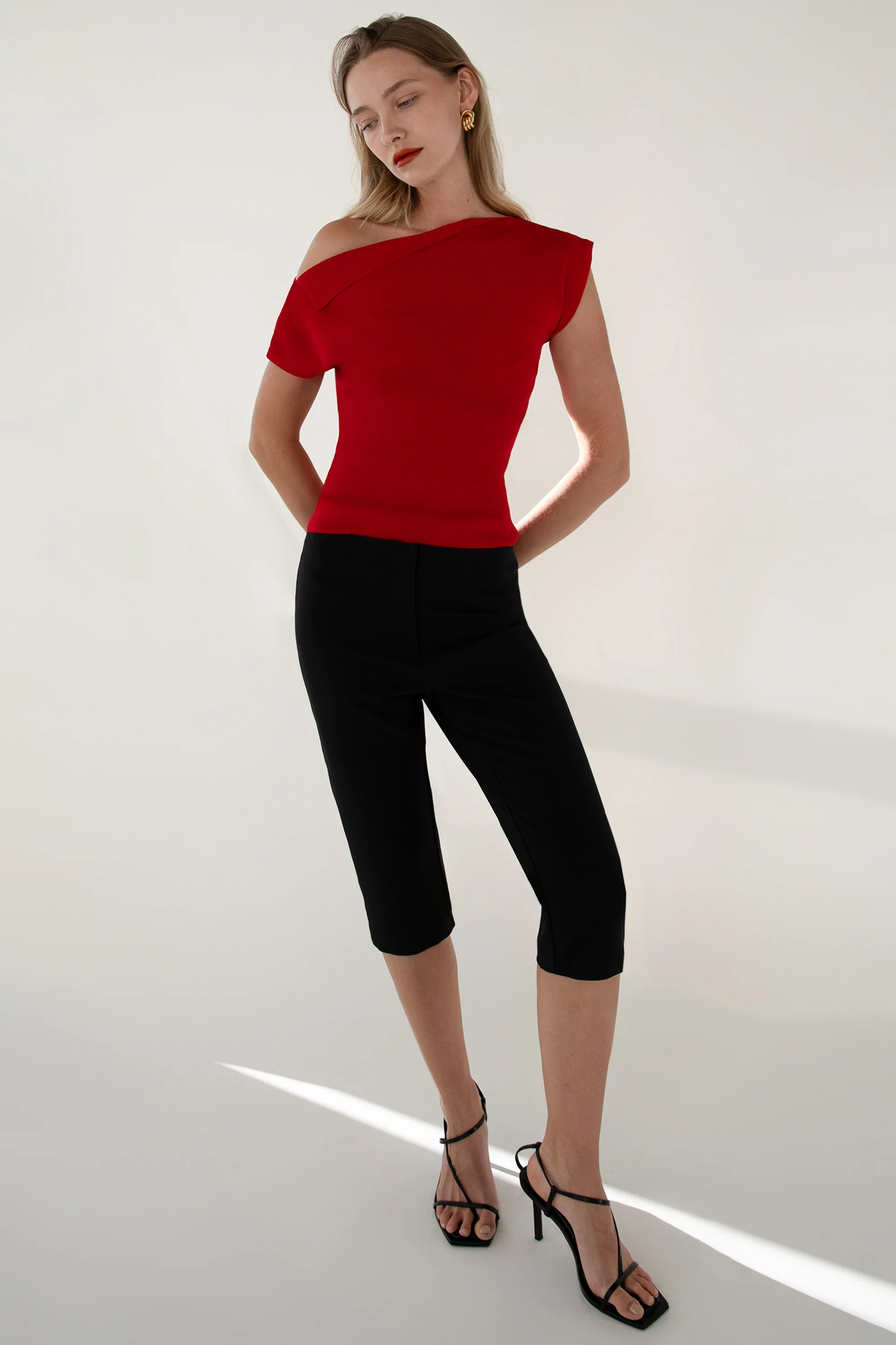LOW-RISE CAPRI