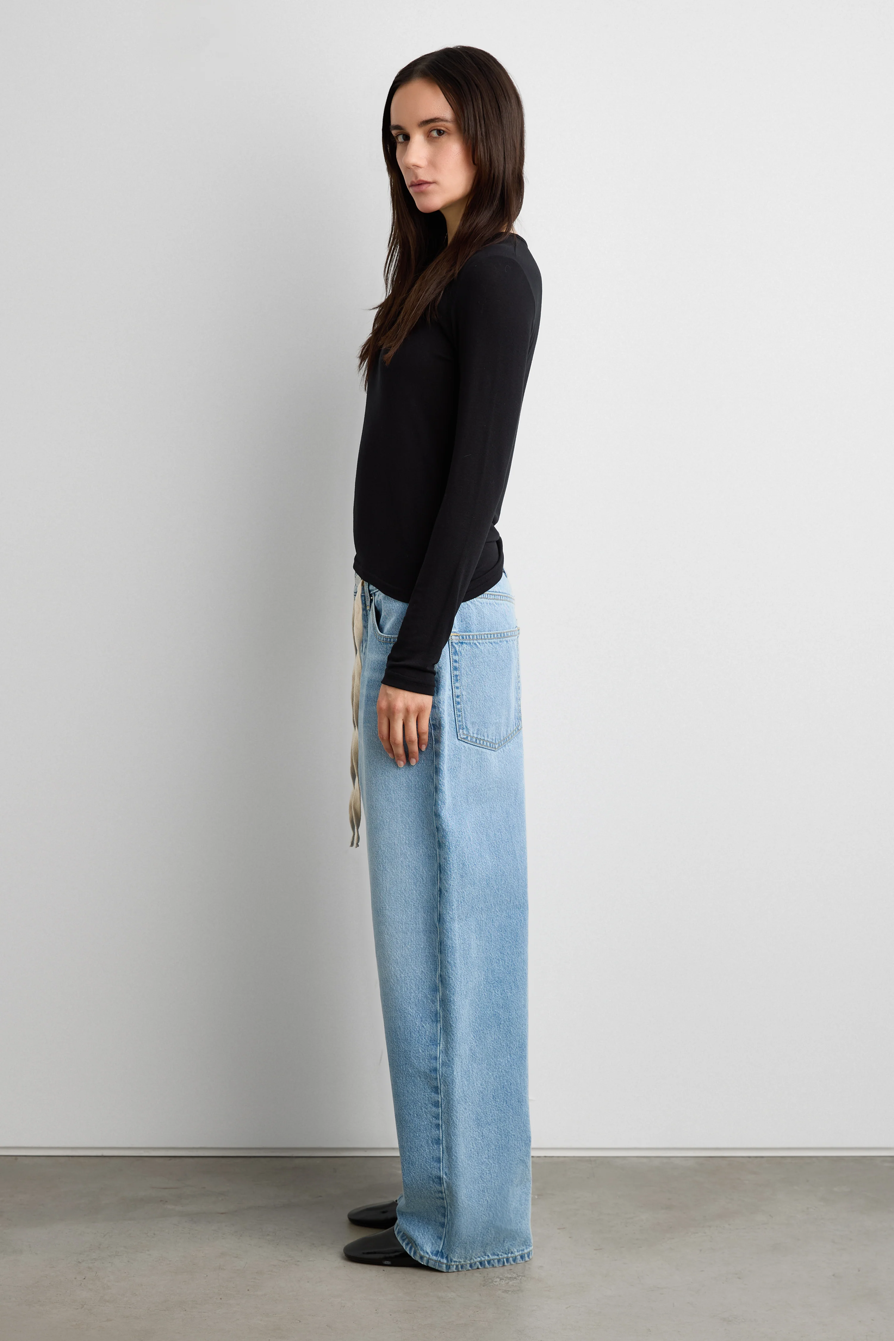 MID-RISE WIDE LEG JEAN WITH DRAWSTRING WAIST - Image 5