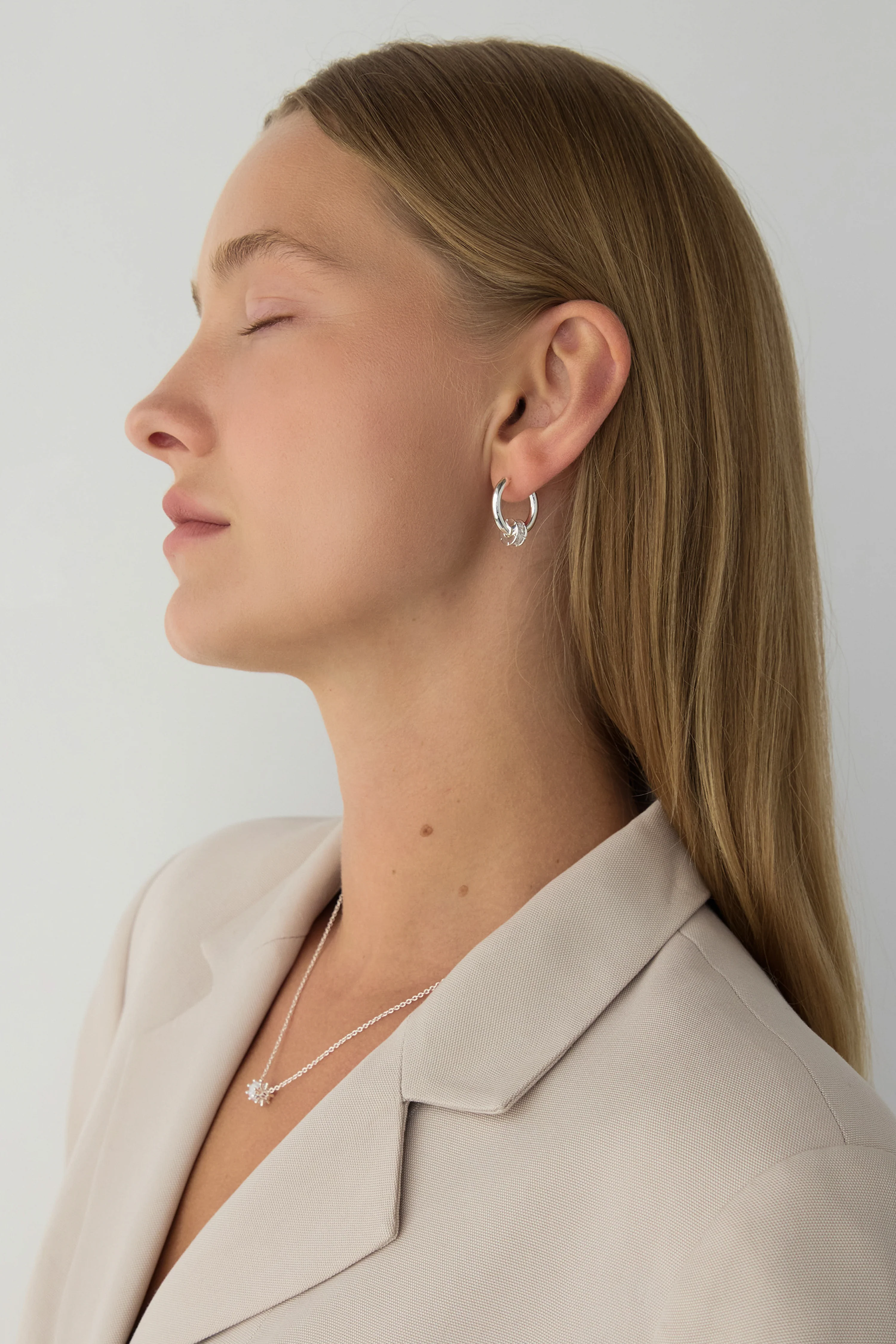 MINIMAL GEM HOOP EARRINGS - Image 4