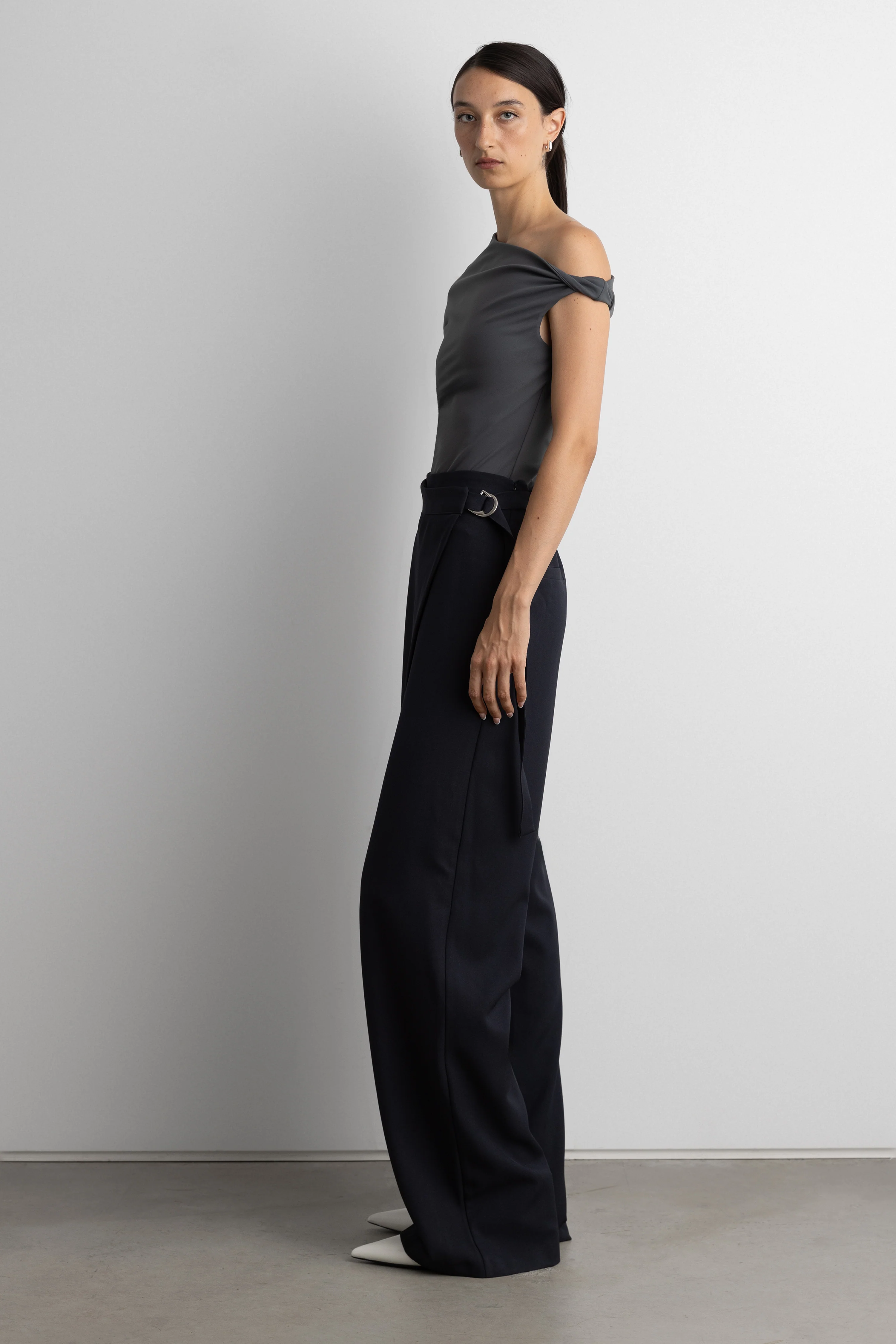 OFF SHOULDER TOP WITH SIDE TWIST DETAIL - Image 3