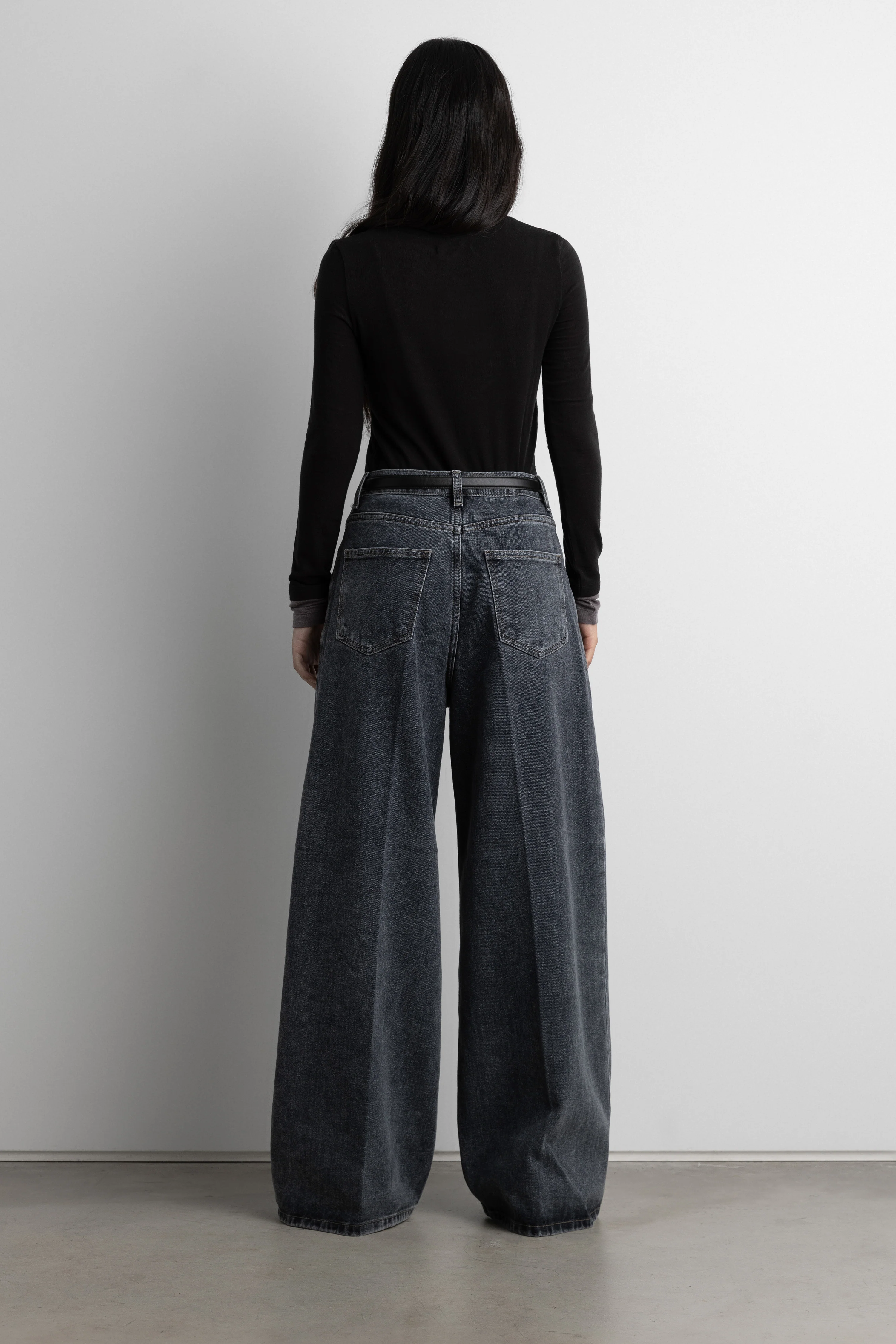 HIGH-RISE WIDE LEG JEAN - Image 4