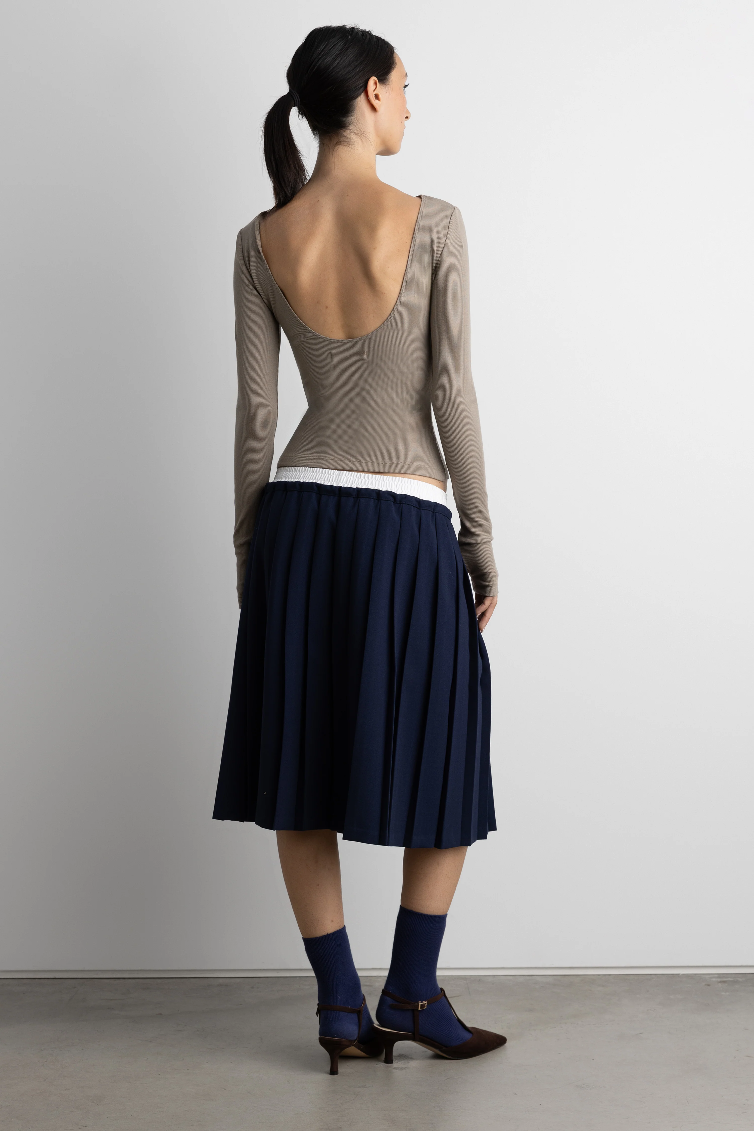 OPEN BACK LONG SLEEVE TOP - Image 4