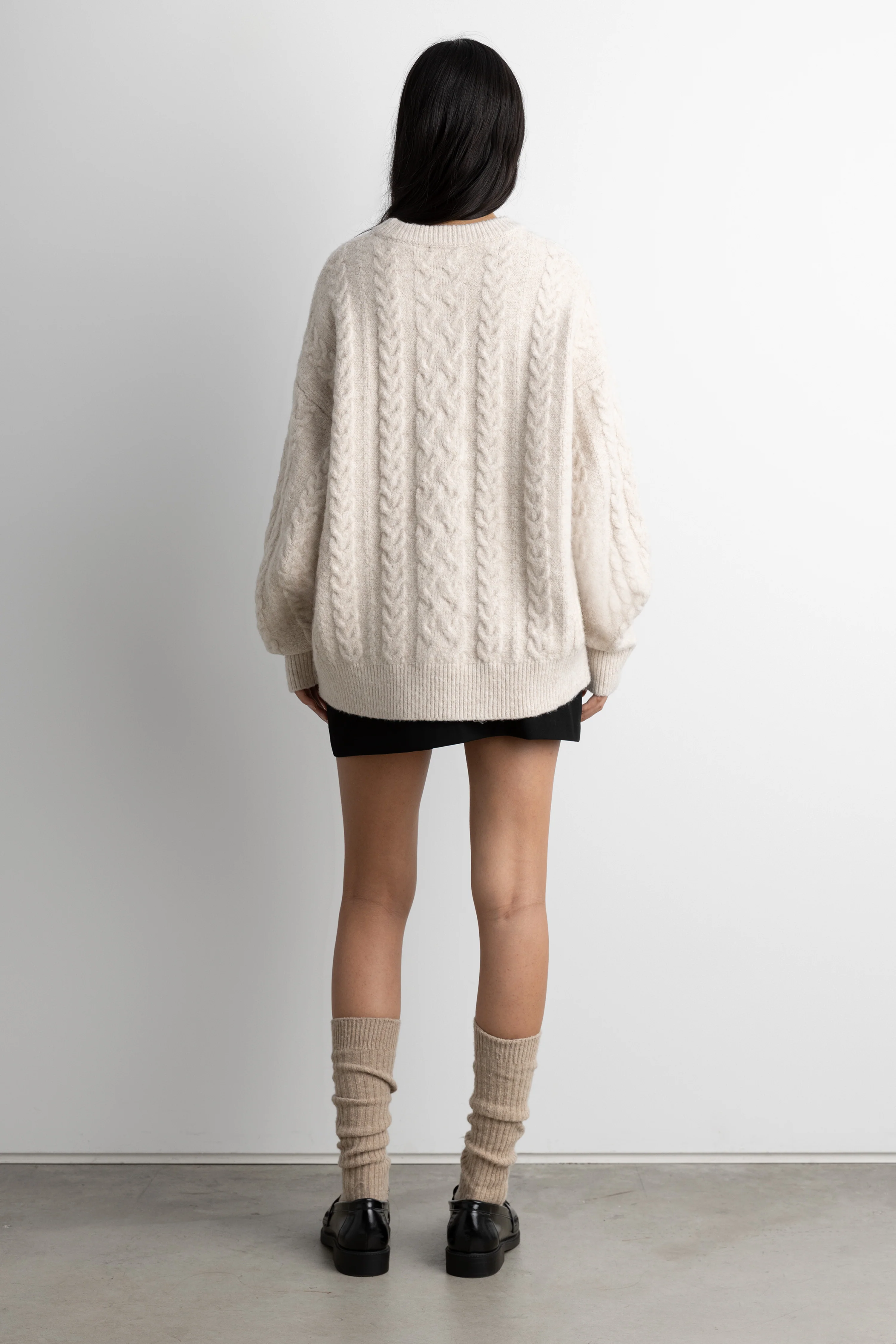 OVERSIZED CABLE KNIT SWEATER - Image 9