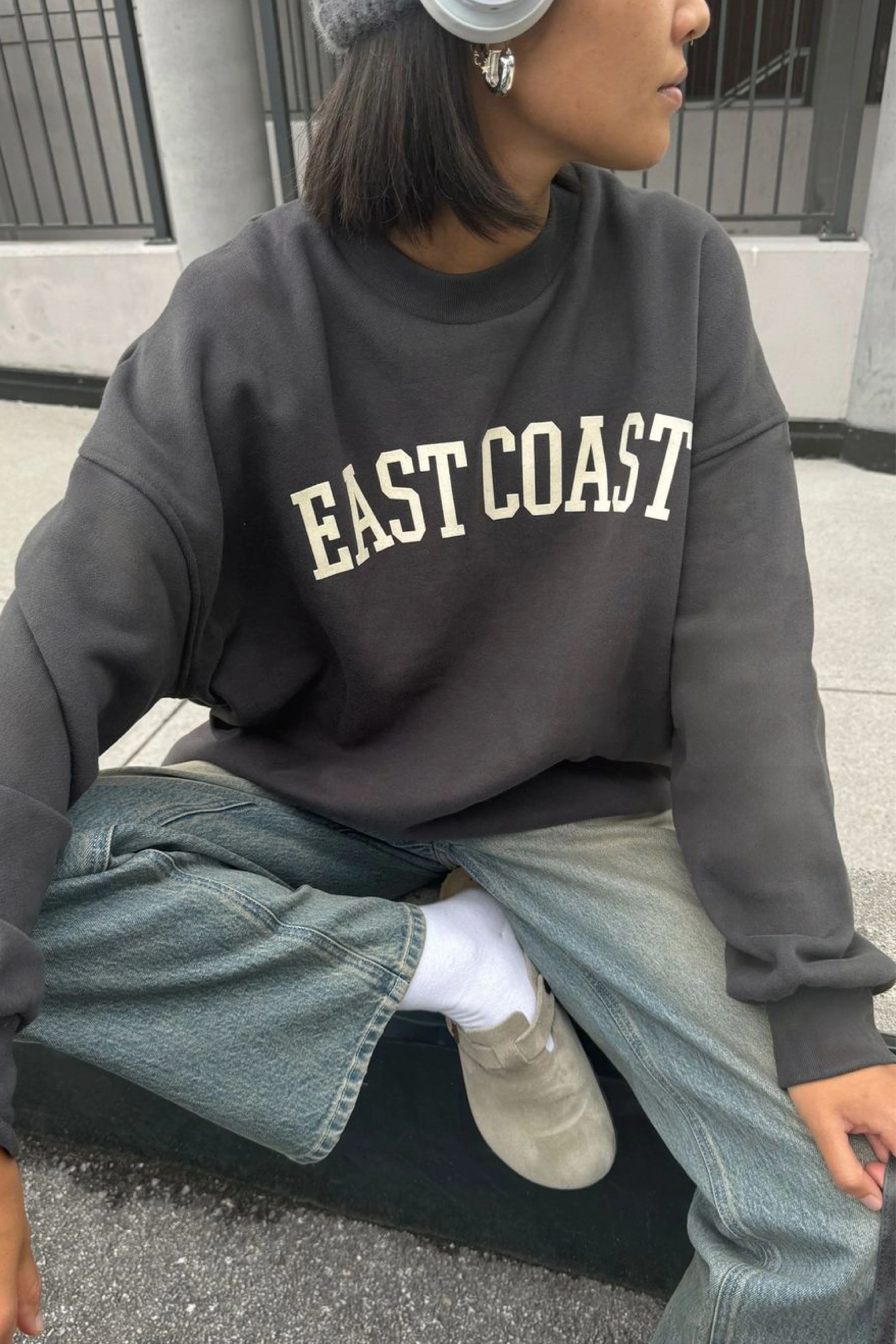OVERSIZED GRAPHIC SWEATSHIRT - Image 6