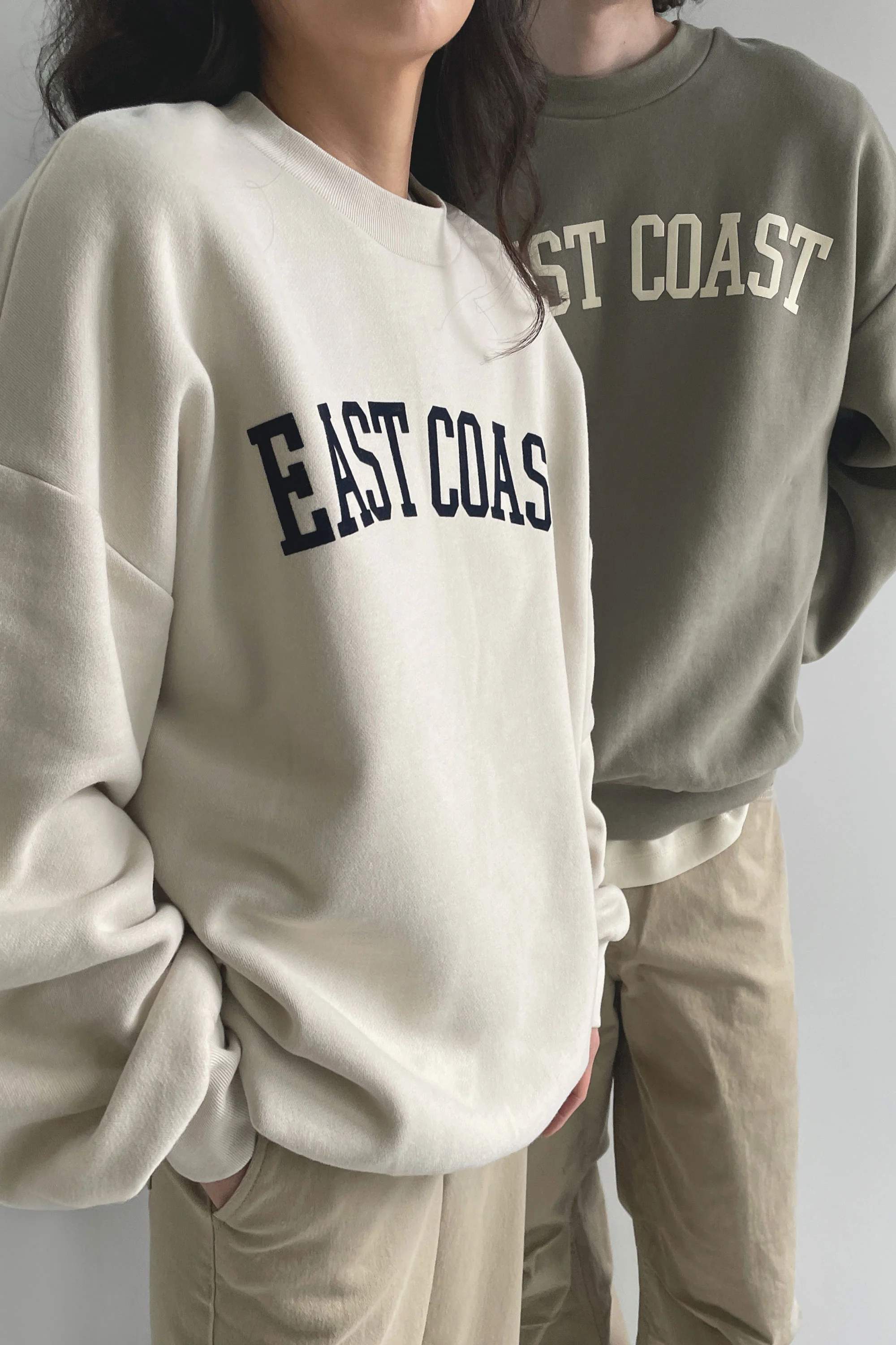 OVERSIZED GRAPHIC SWEATSHIRT - Image 8