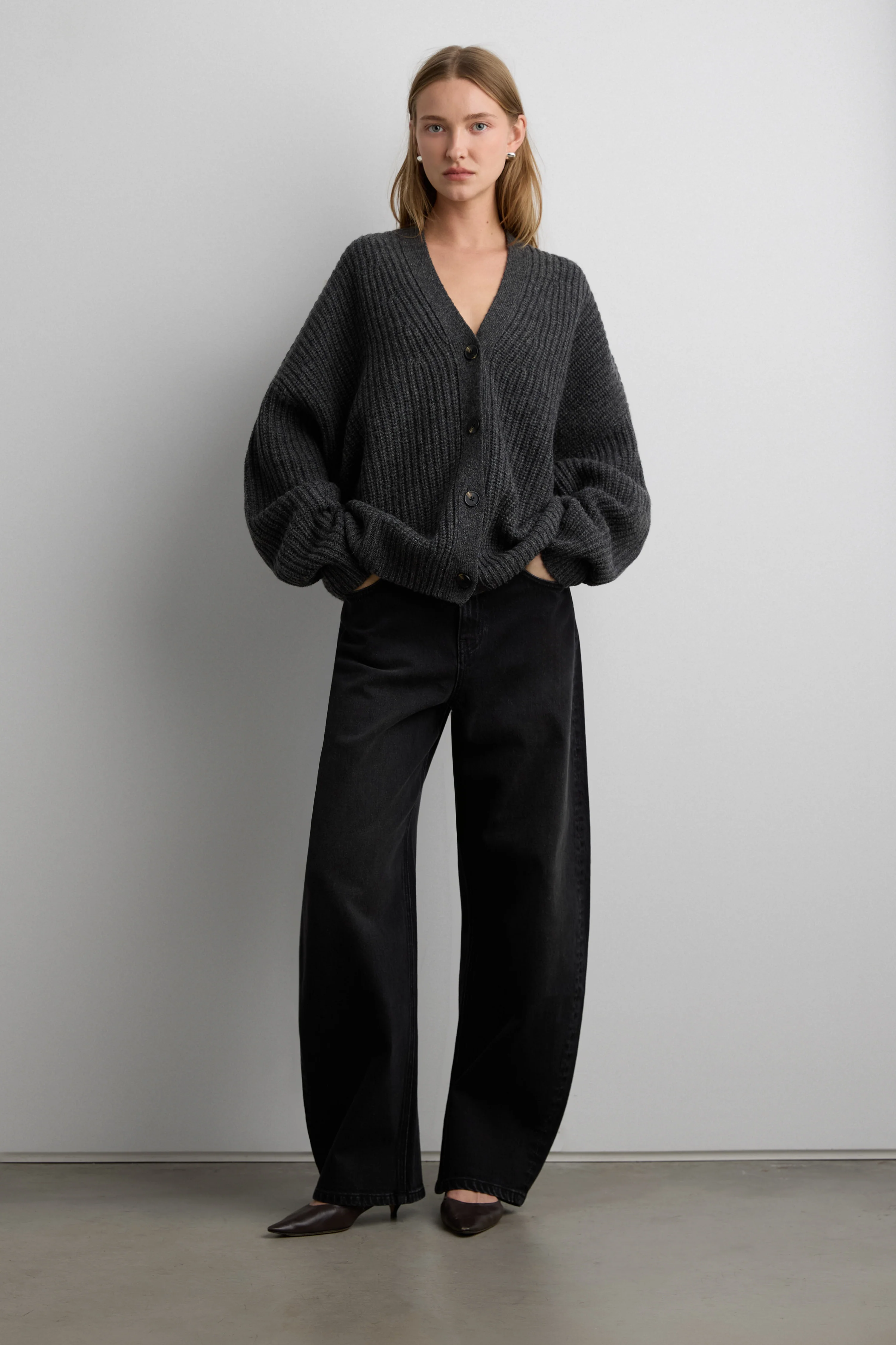 OVERSIZED SLOUCHY WOOL CARDIGAN - Image 8