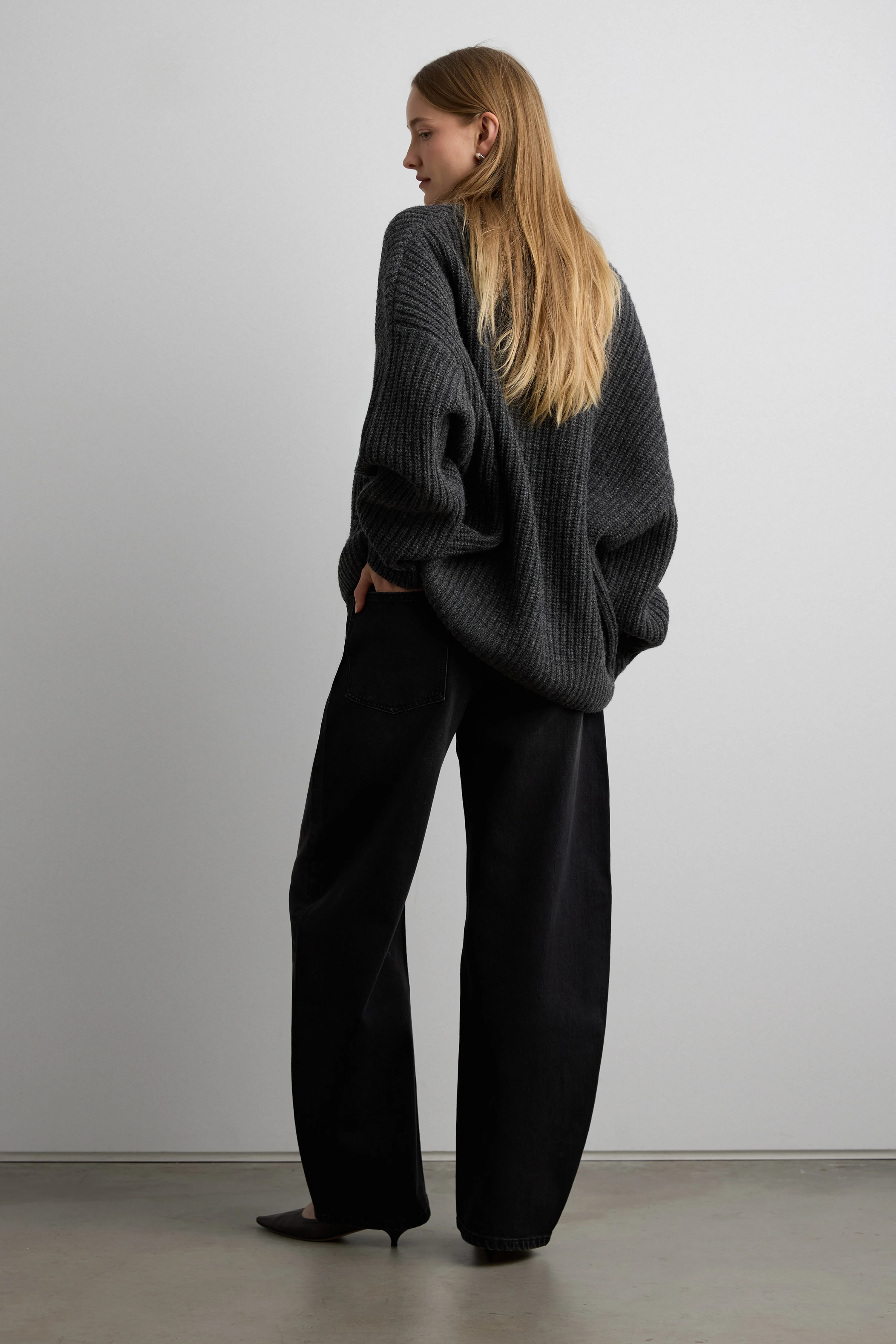 OVERSIZED SLOUCHY WOOL CARDIGAN - Image 9