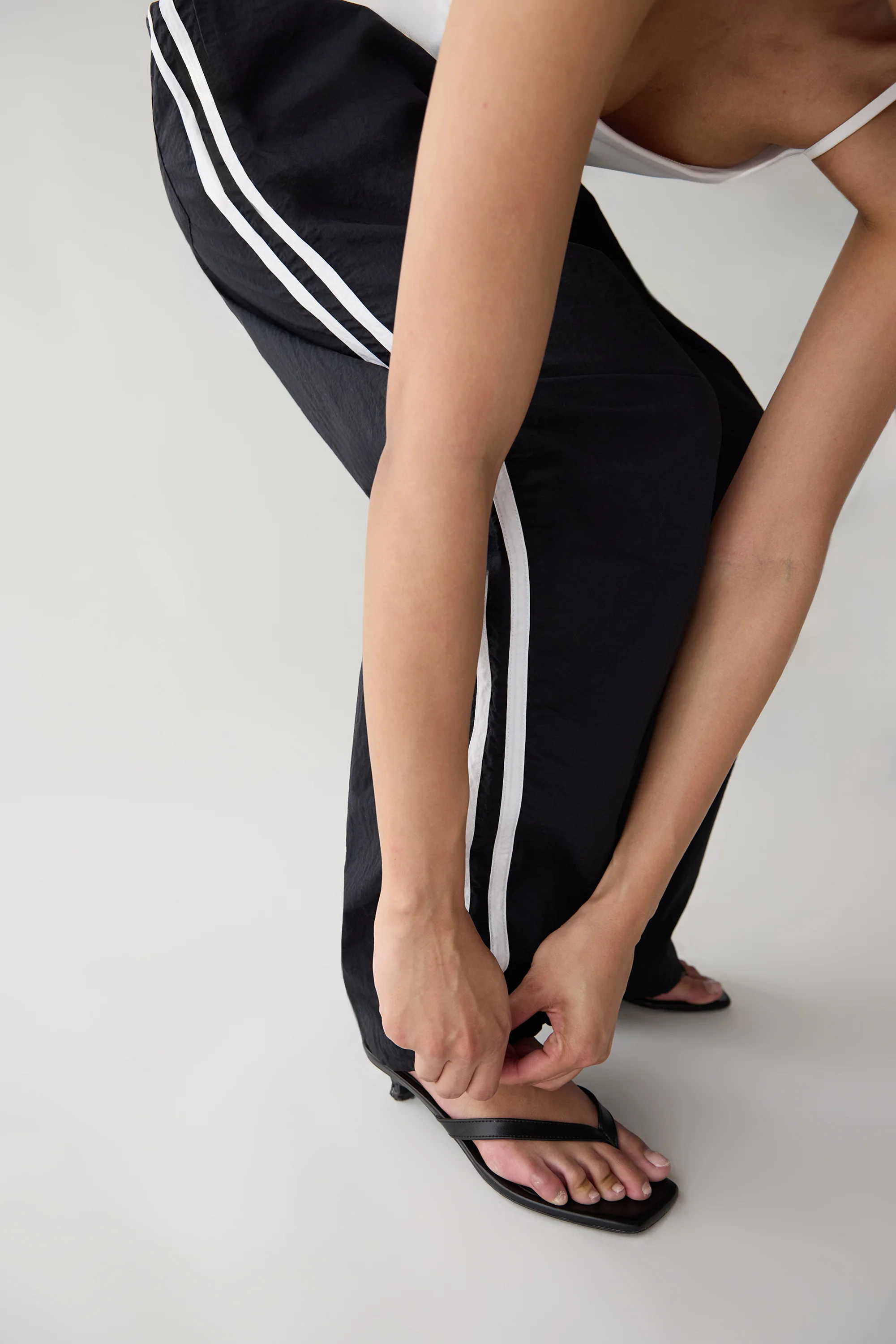 OVERSIZED TRACK PANT - Image 4