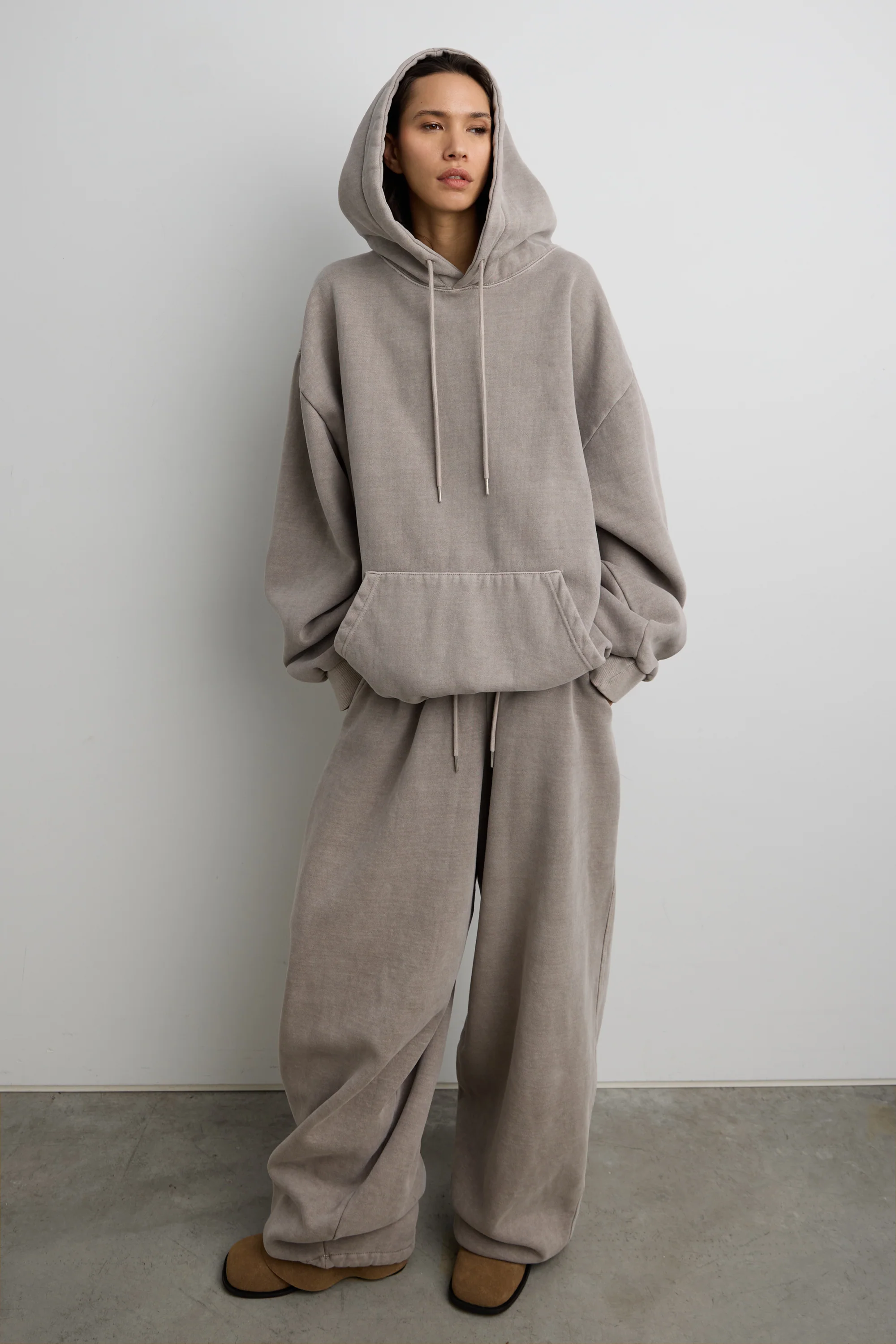 FLEECE STUDIO BOYFRIEND HOODIE - Image 12