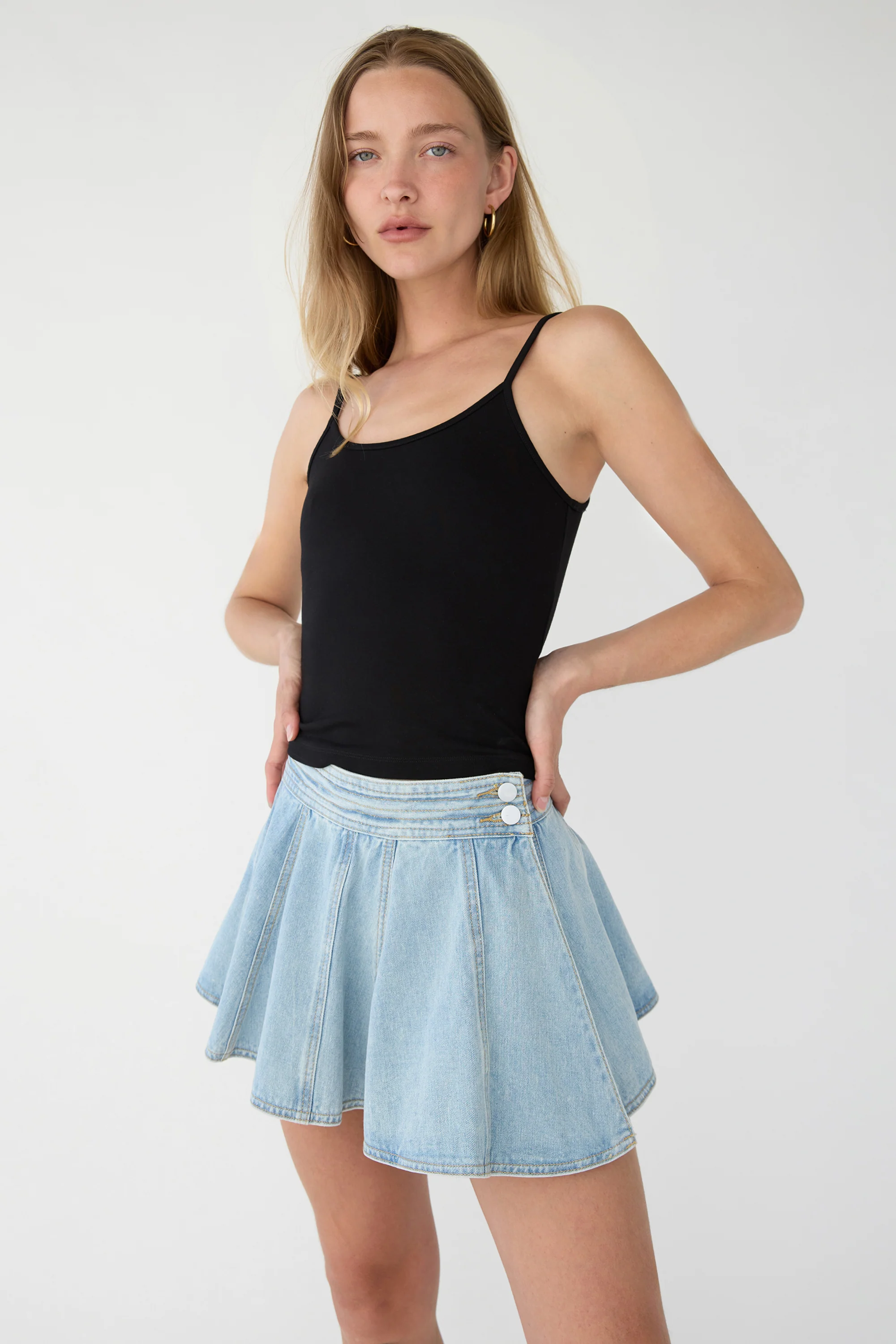 PLEATED DENIM MINI SKORT - Image 2