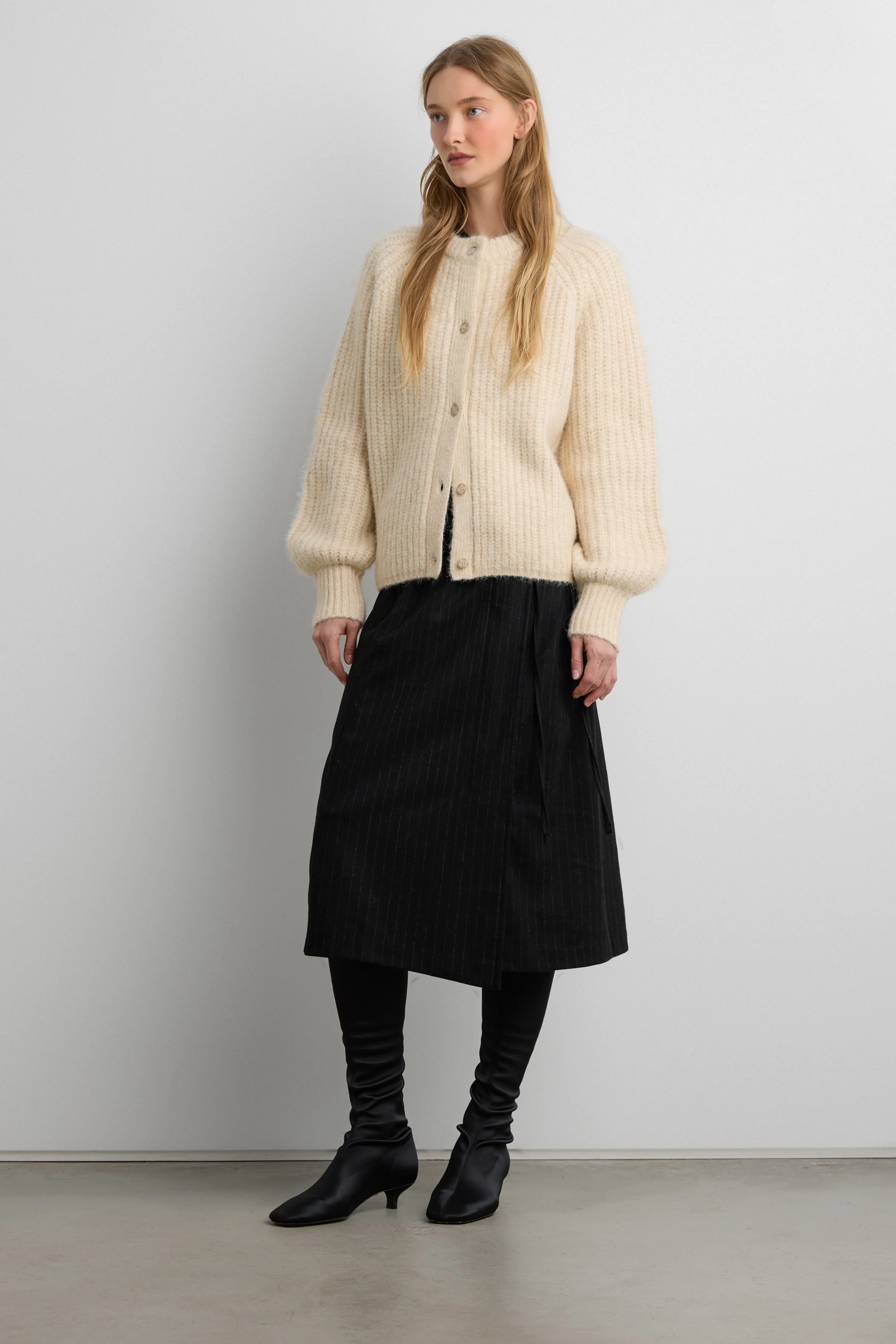 RAGLAN SLEEVE BUTTON FRONT CARDIGAN - Image 2
