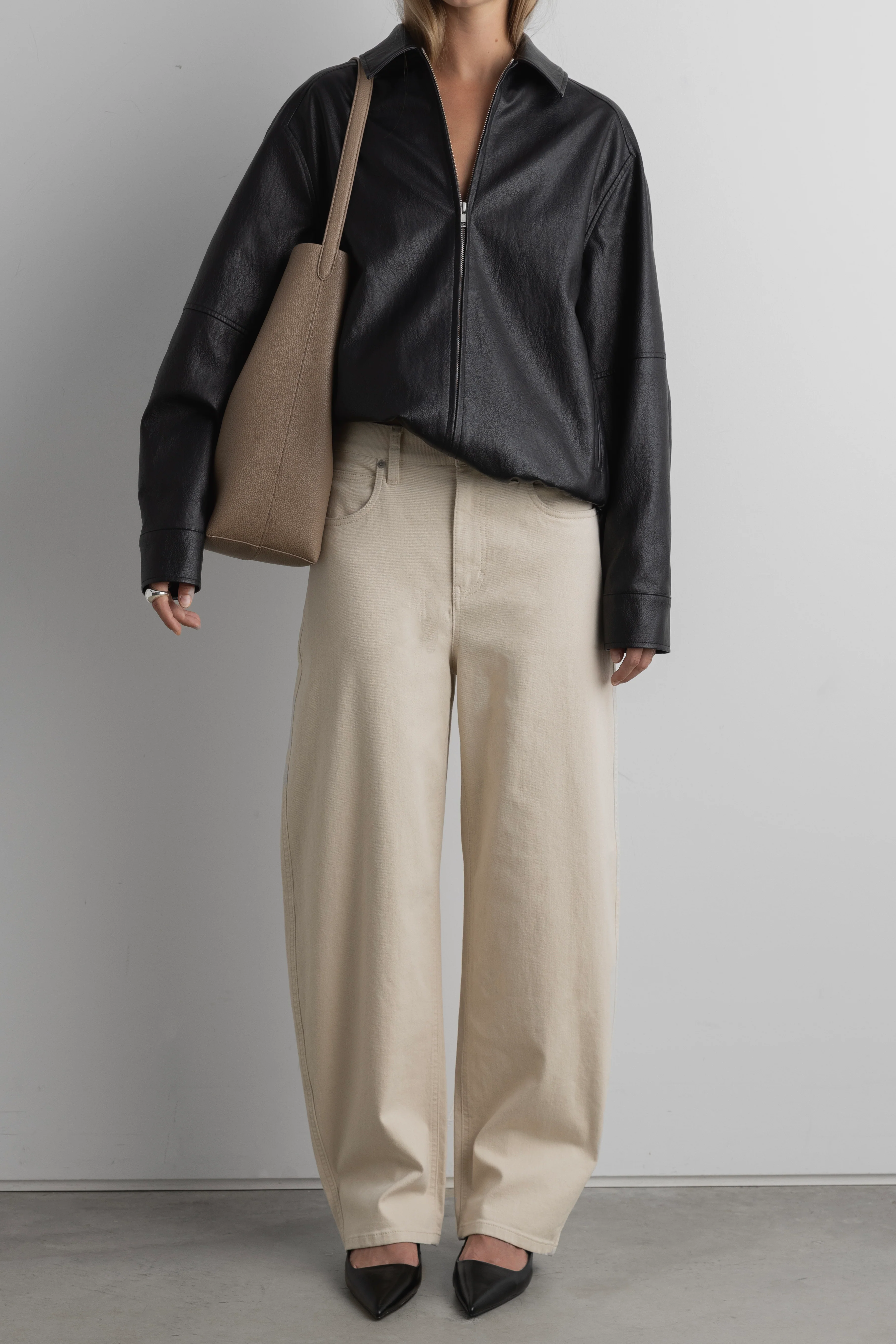 REGULAR LENGTH TWILL BARREL LEG PANT - Image 4