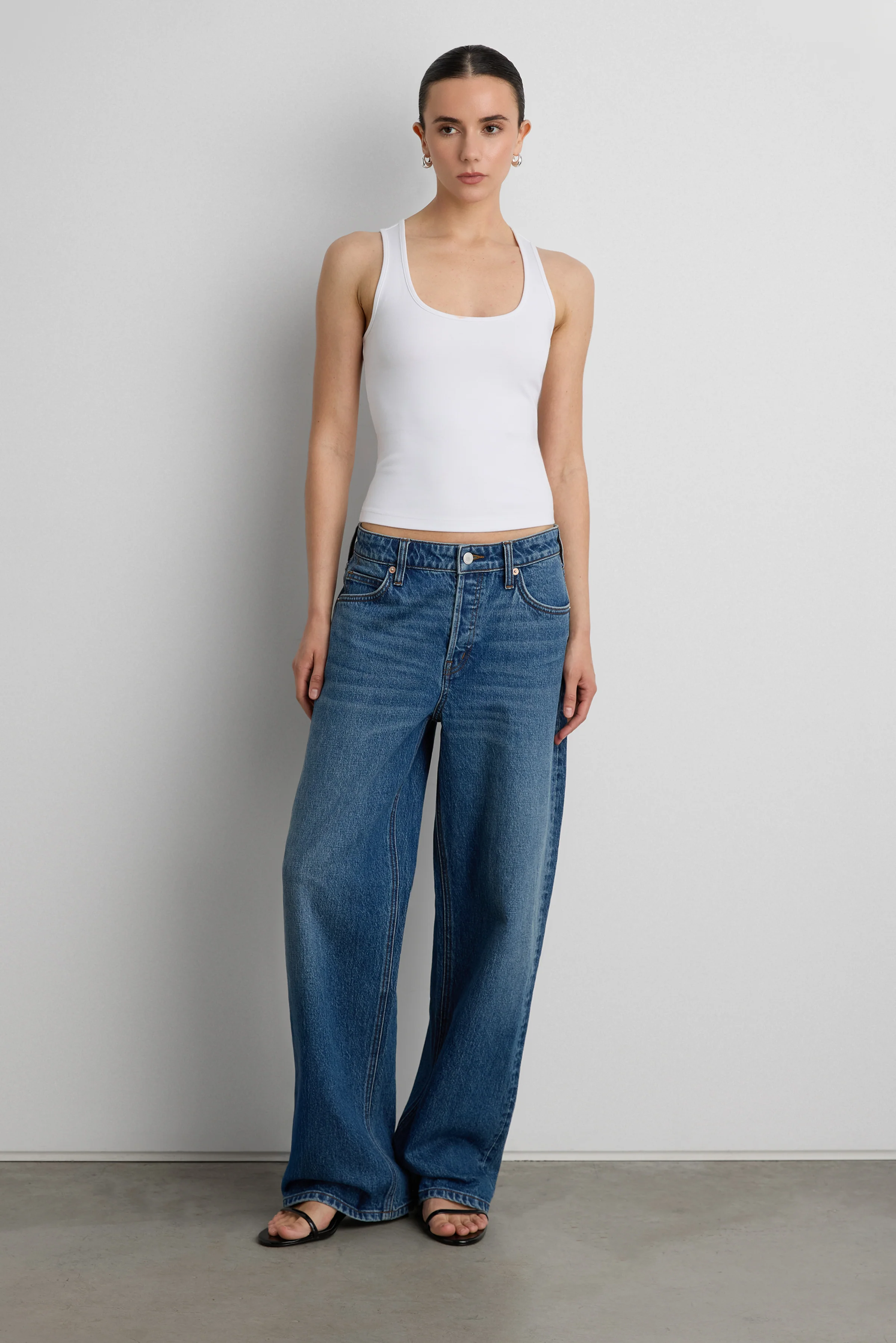 MID-RISE STRAIGHT LEG JEAN - Image 3