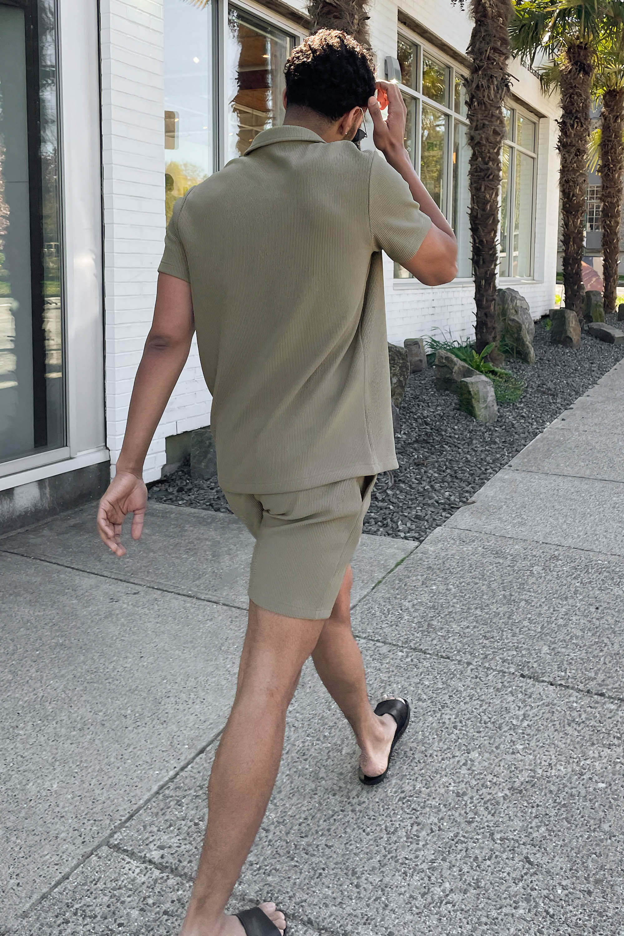 RIBBED ELASTIC WAIST SHORT - Image 3