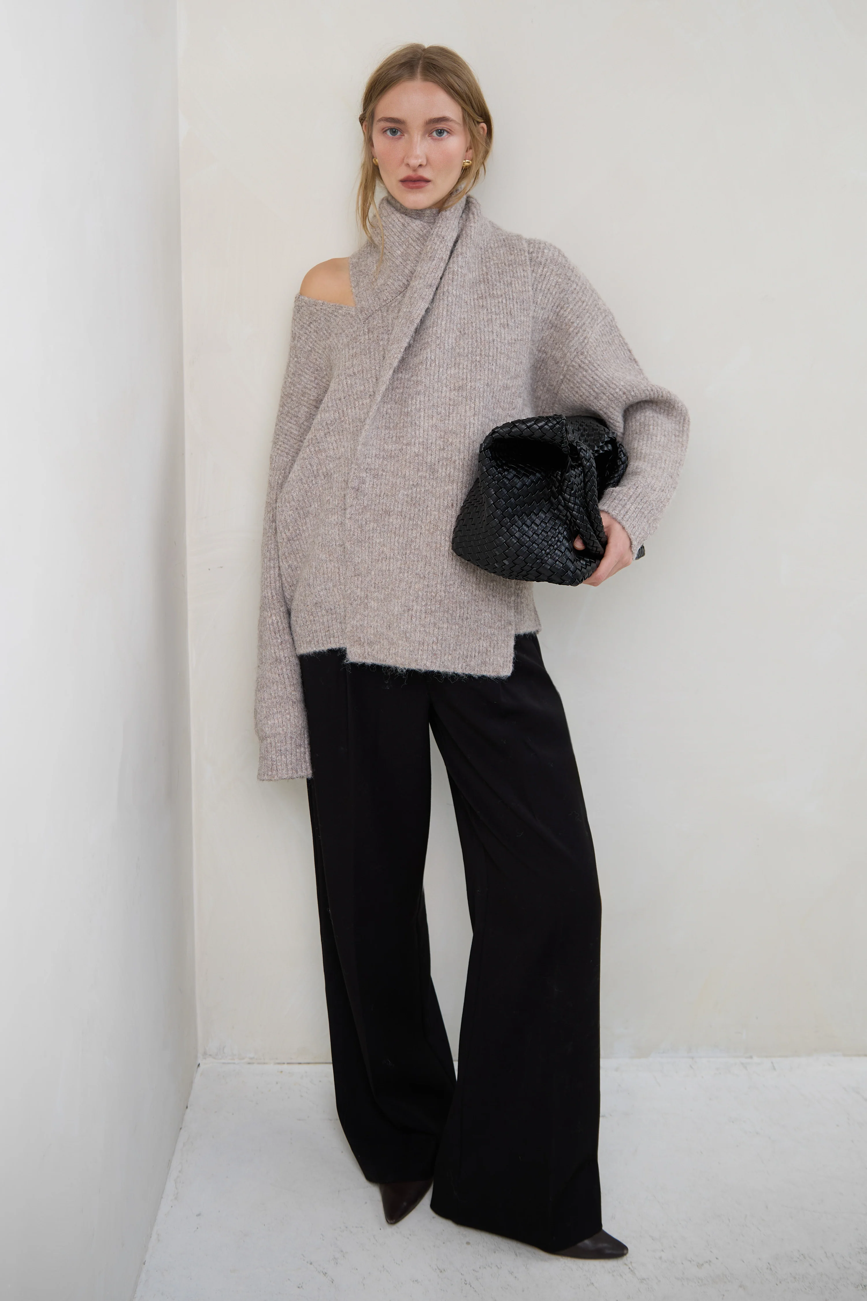 RIBBED SWEATER WITH SCARF