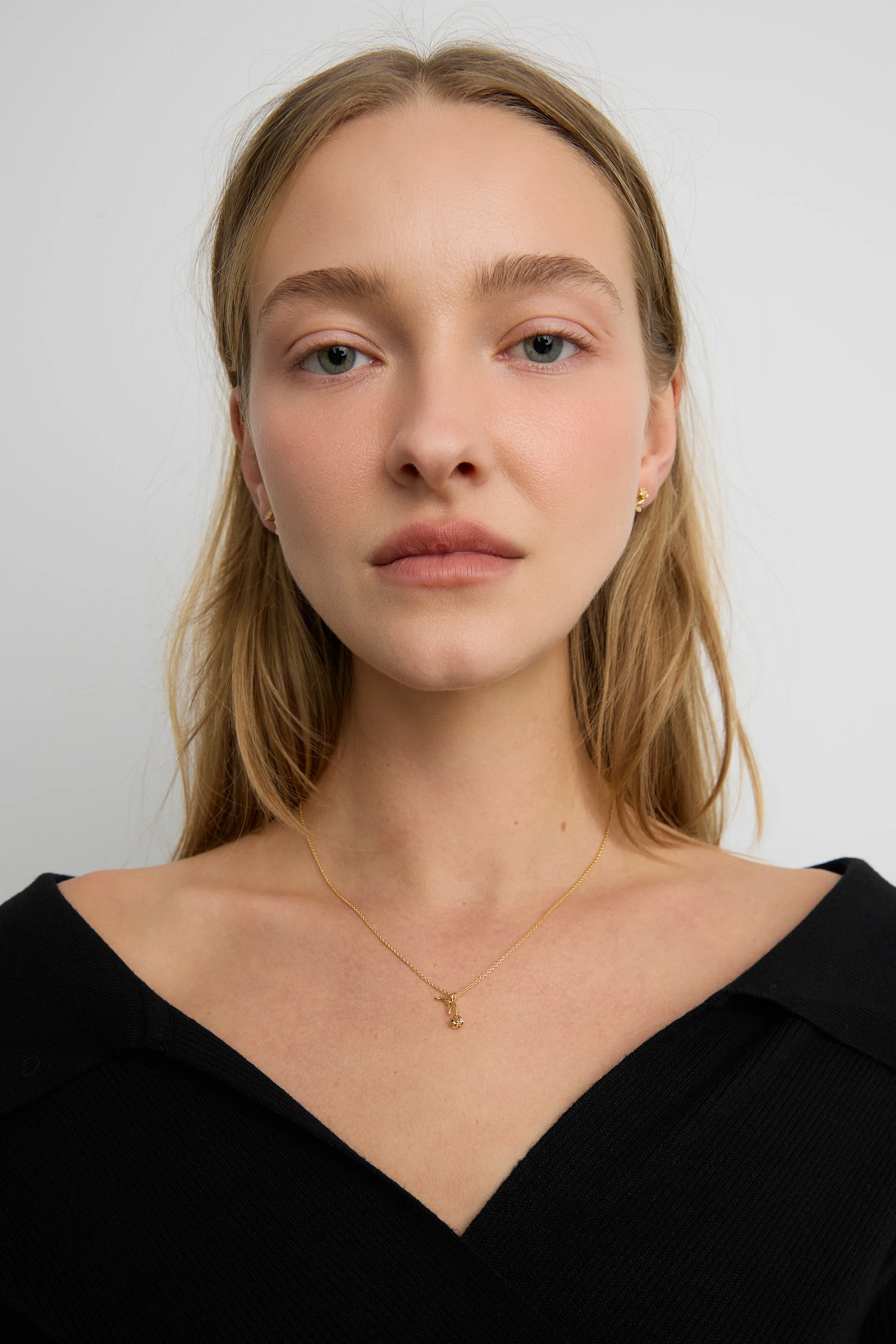 ROSE FIGURE NECKLACE - Image 3