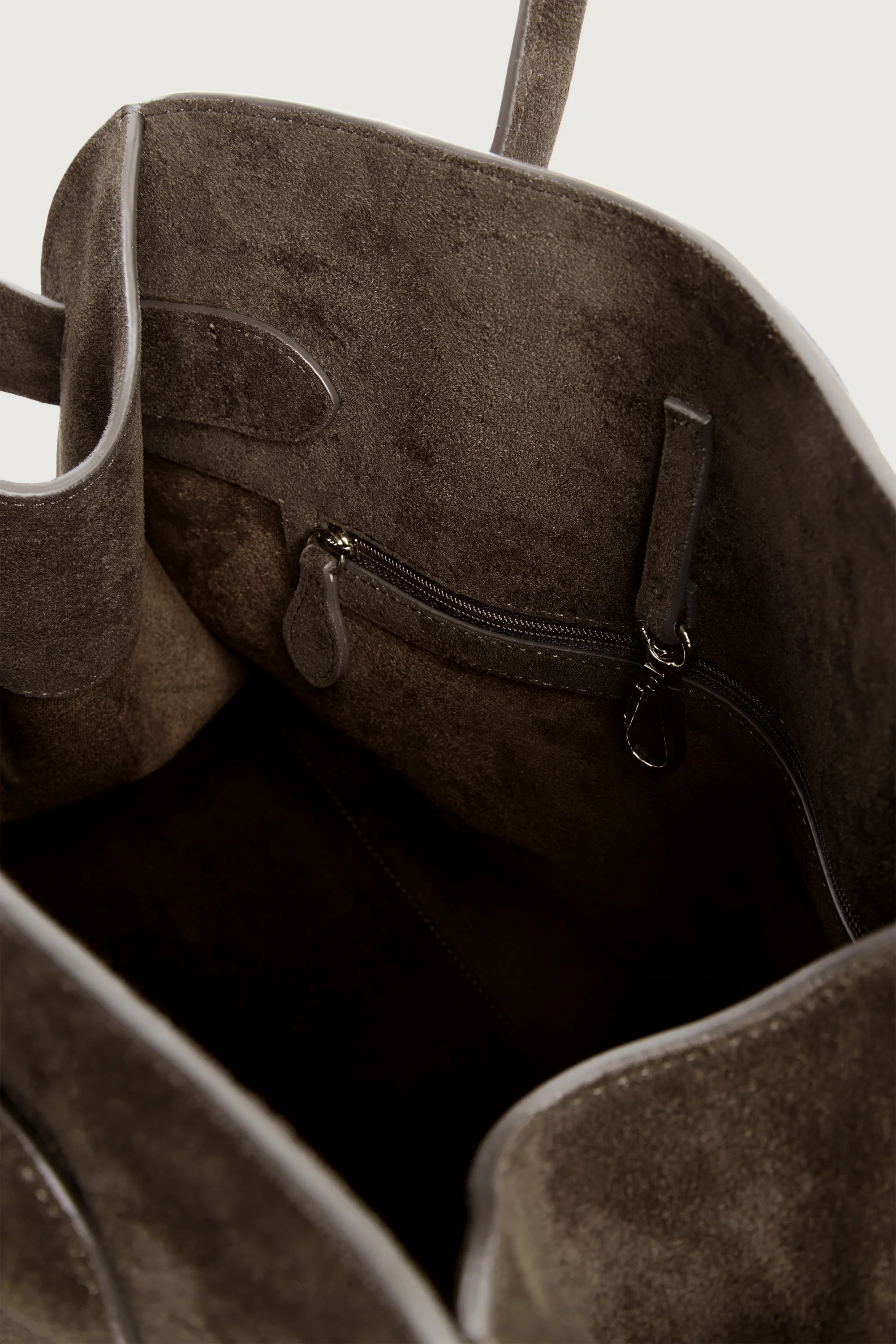 ROWAN BAG IN VEGAN SUEDE - Image 5