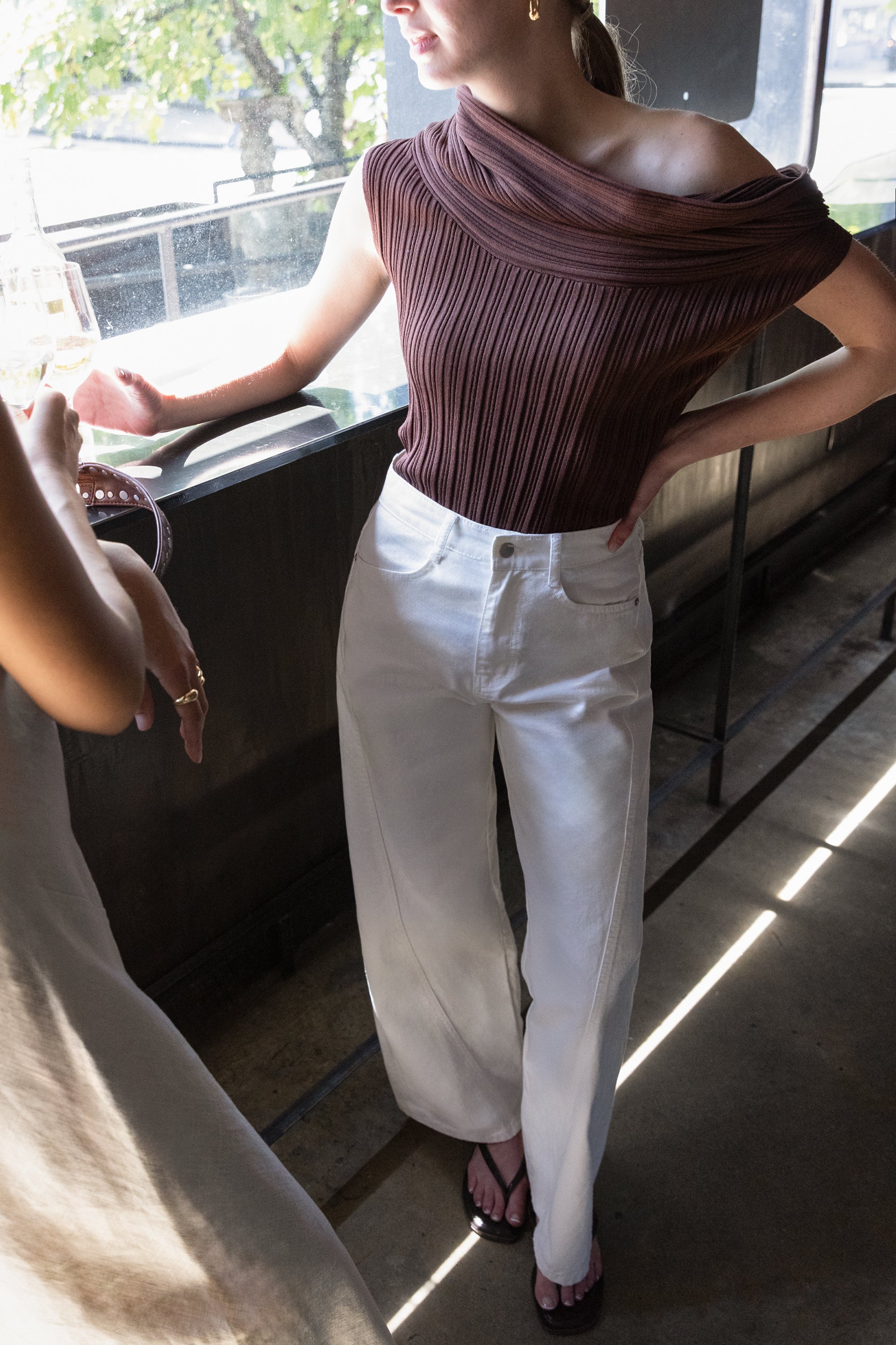 SEAM LINE CURVE WHITE JEAN - Image 2