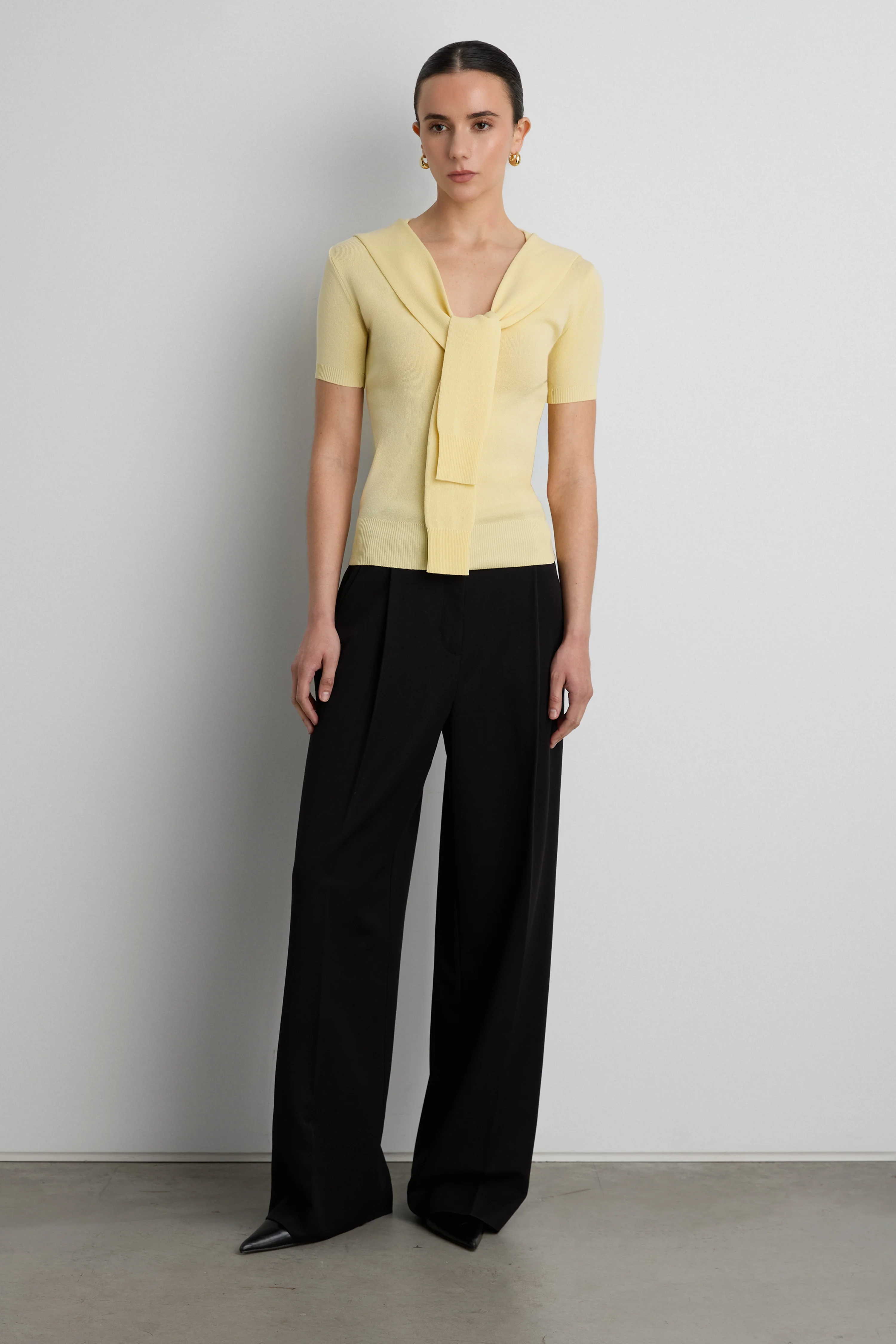 SHORT SLEEVE SWEATER WITH TIED FRONT EFFECT