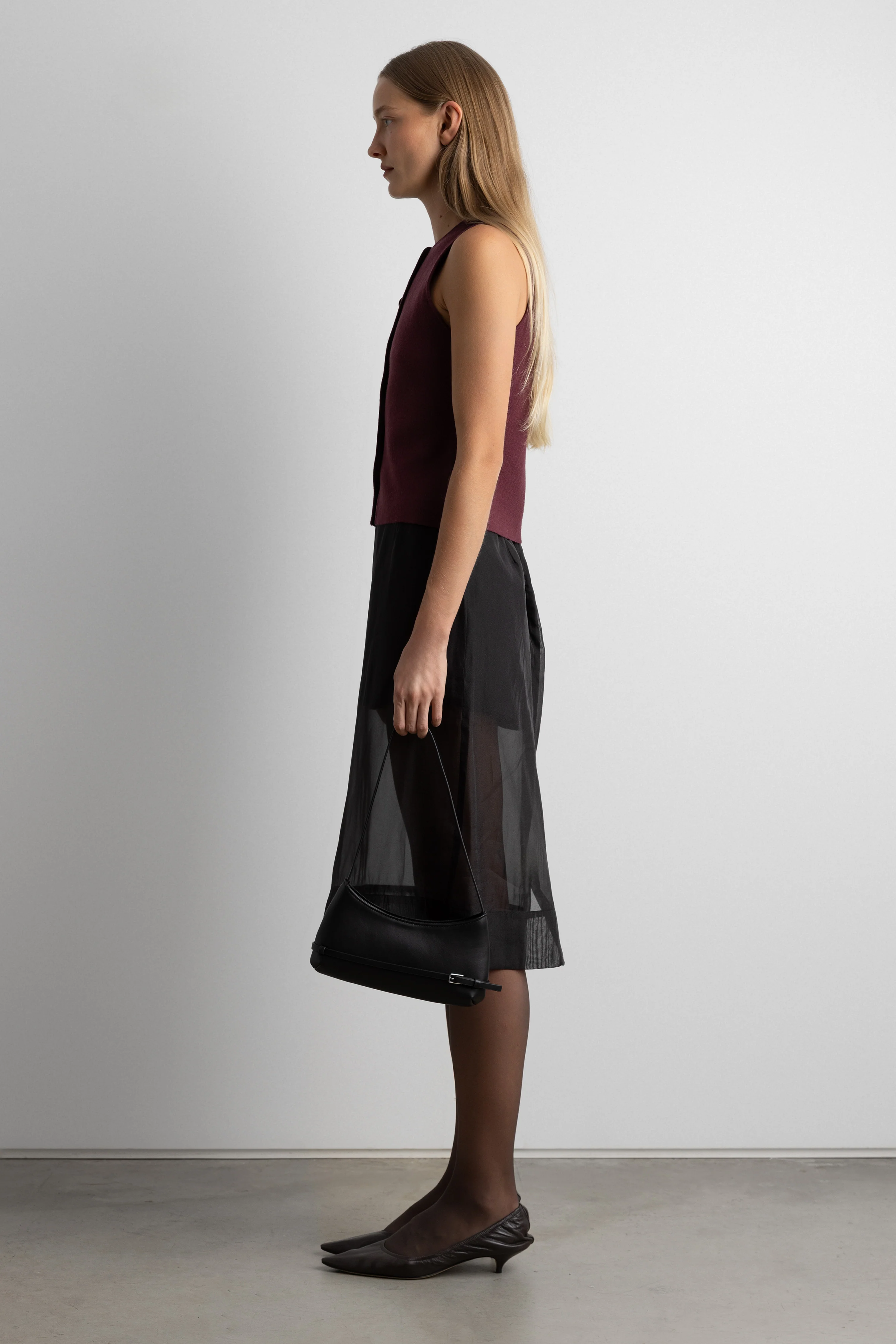 SLEEVELESS KNIT VEST WITH BUTTONS - Image 3