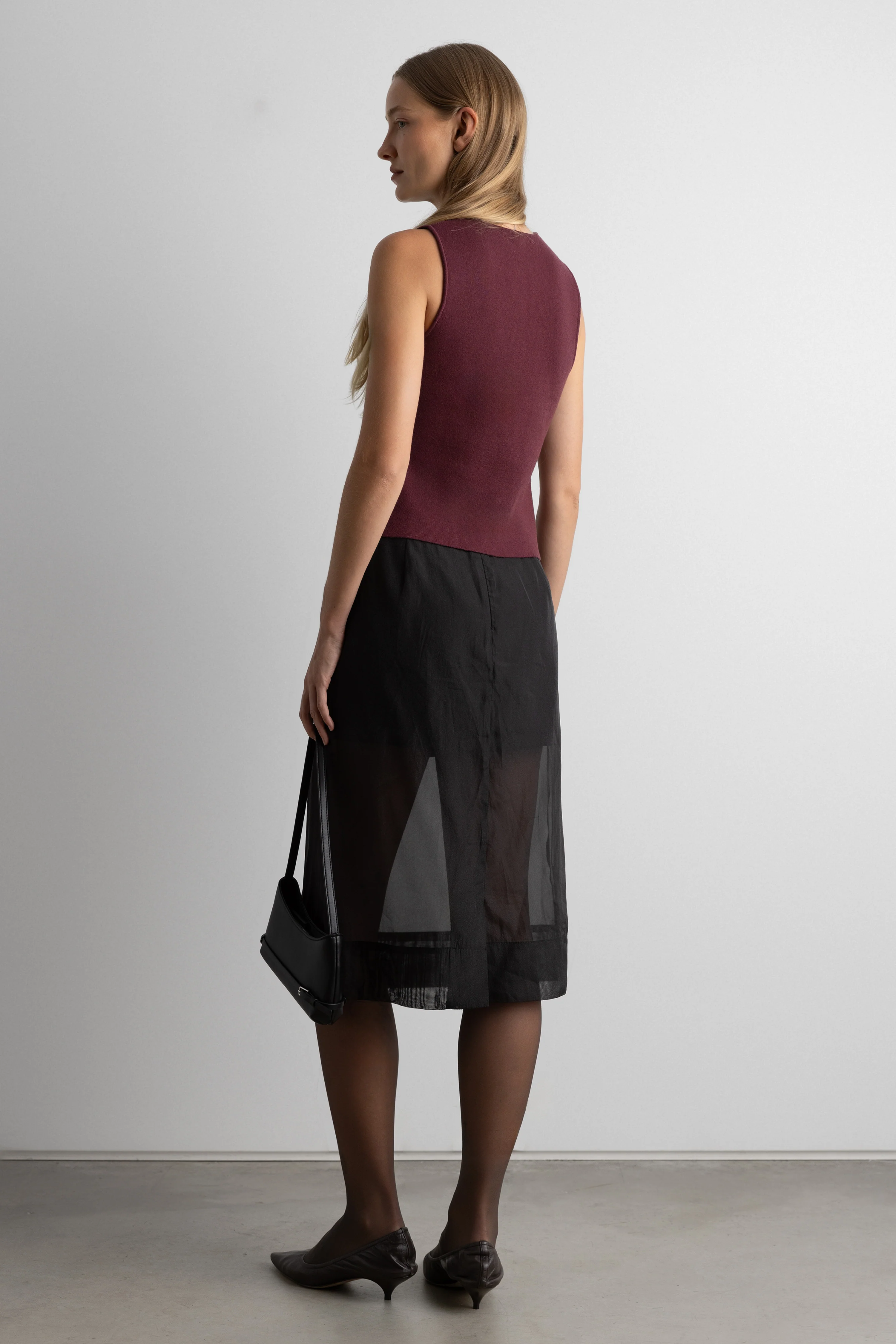 SLEEVELESS KNIT VEST WITH BUTTONS - Image 4