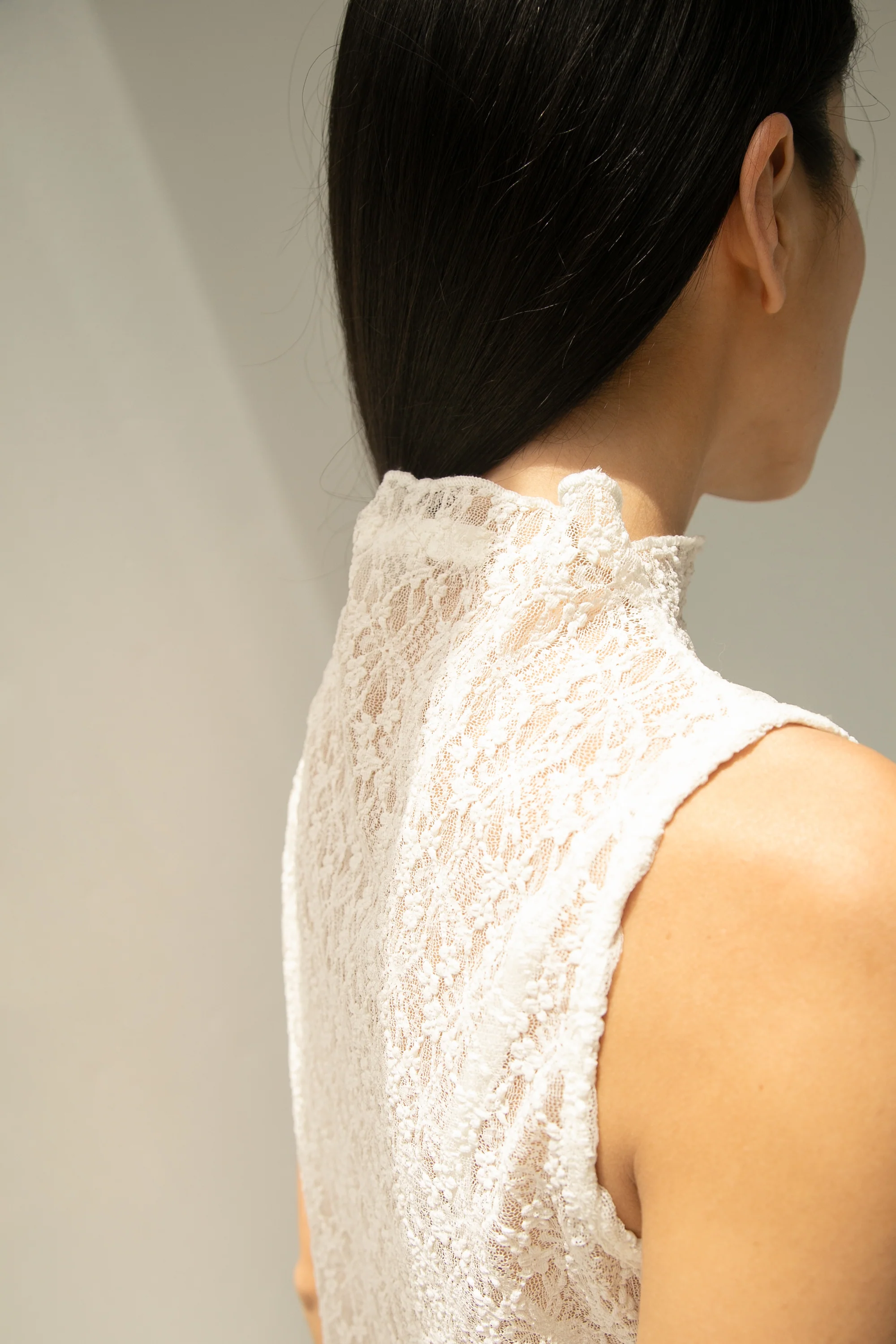 LACE MOCKNECK TANK TOP WITH BOWS - Image 4