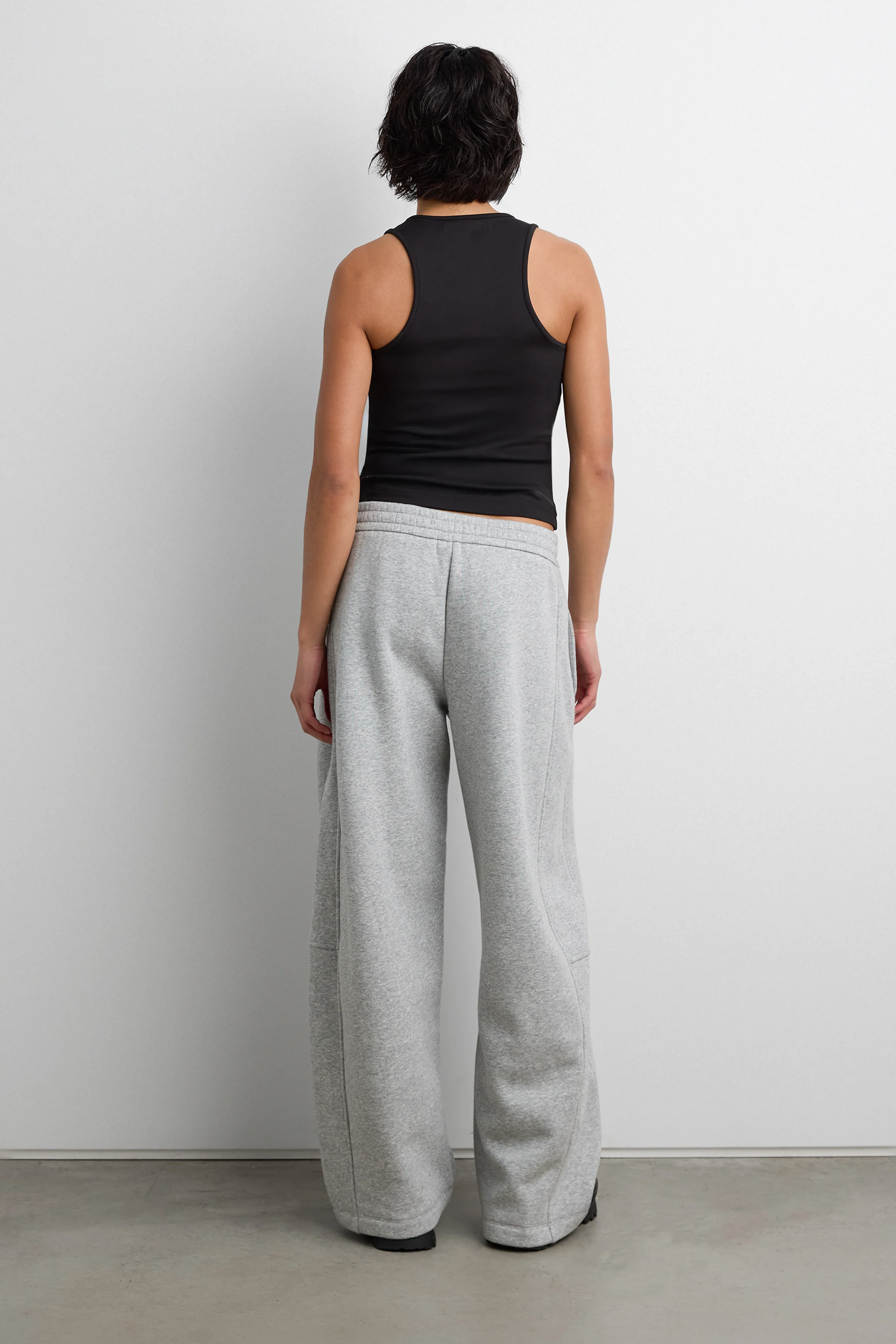 SLIM FIT SCOOP NECK TANK TOP - Image 4