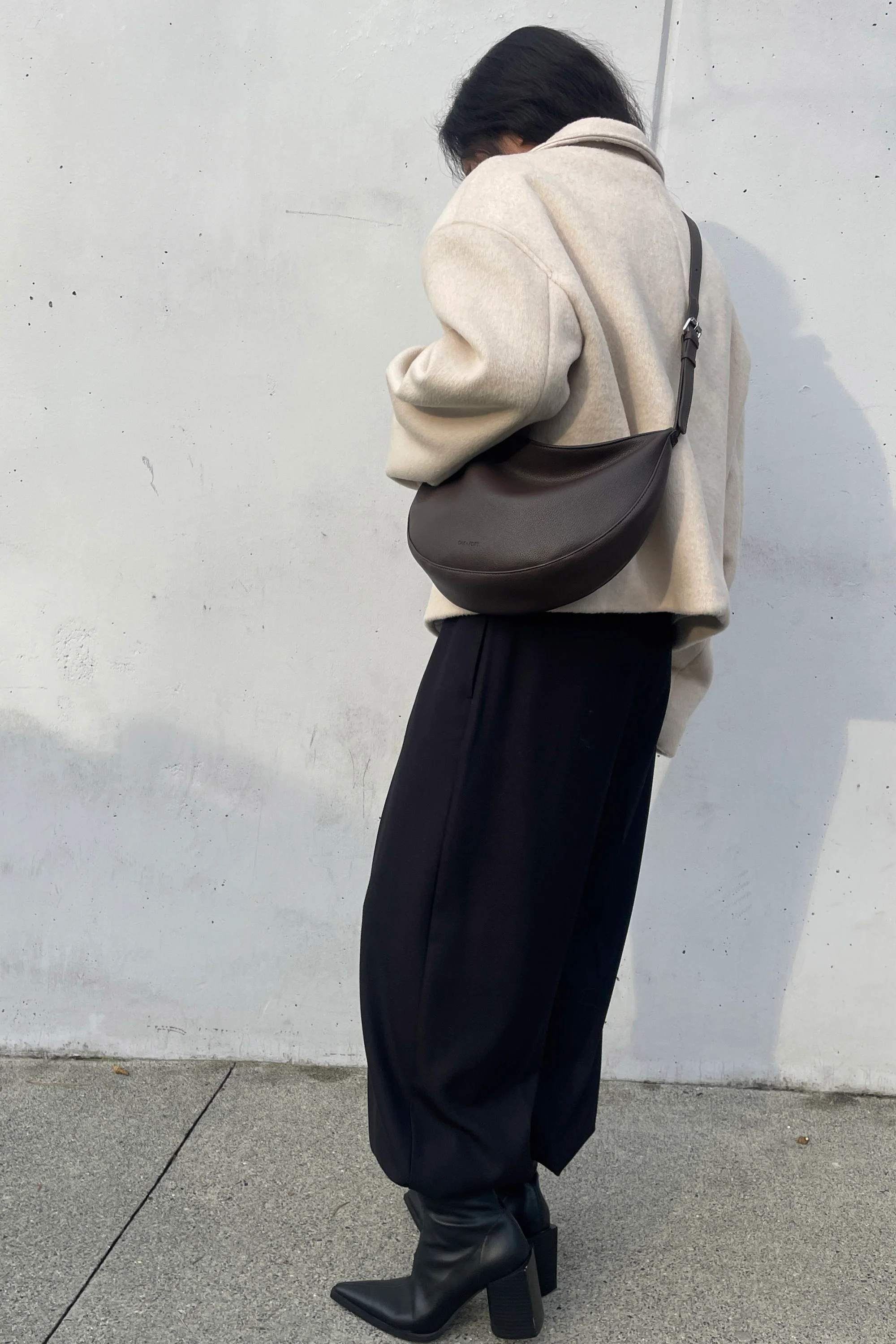 VEGAN LEATHER SLING BAG - Image 10