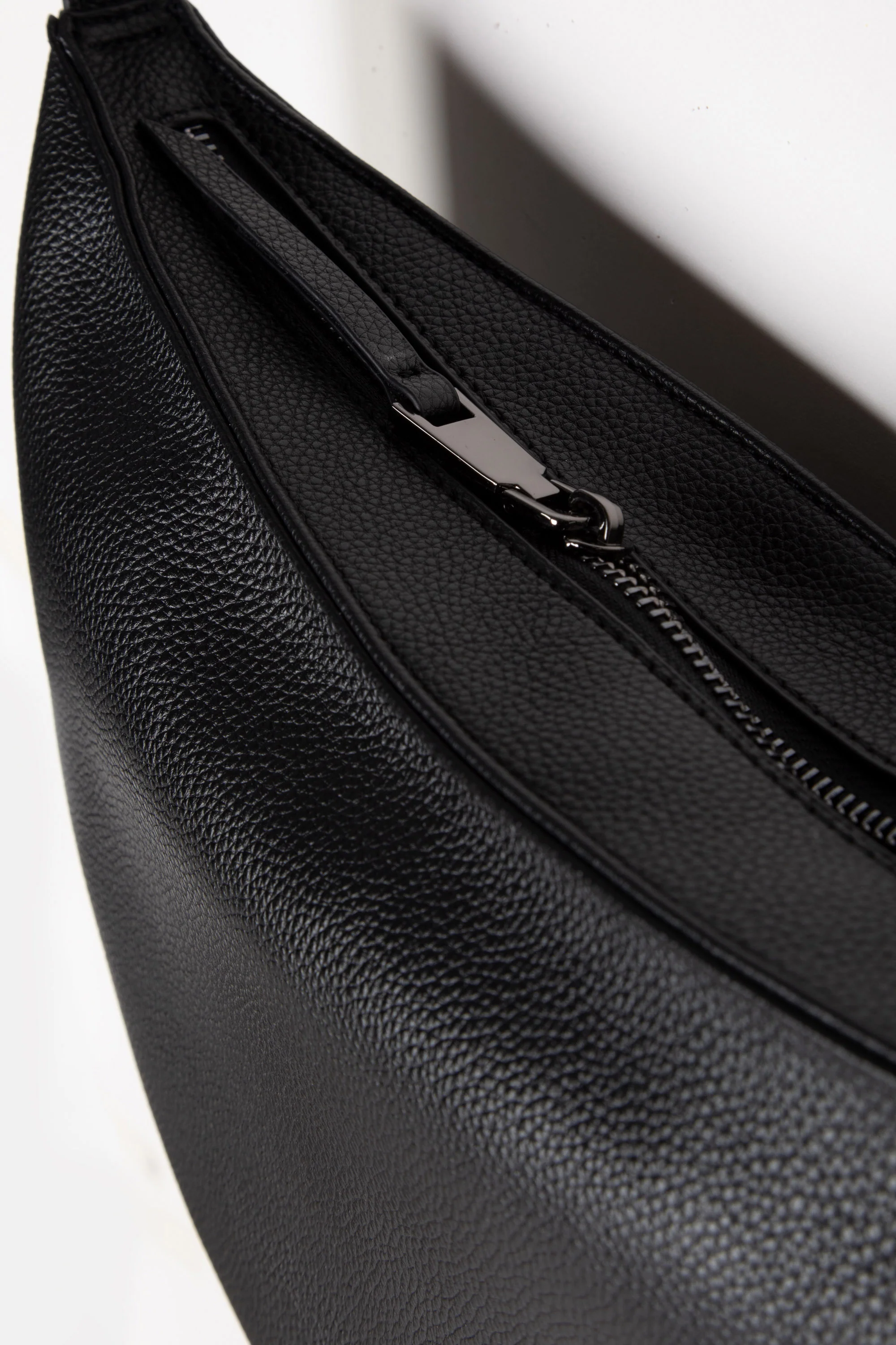 VEGAN LEATHER SLING BAG - Image 4