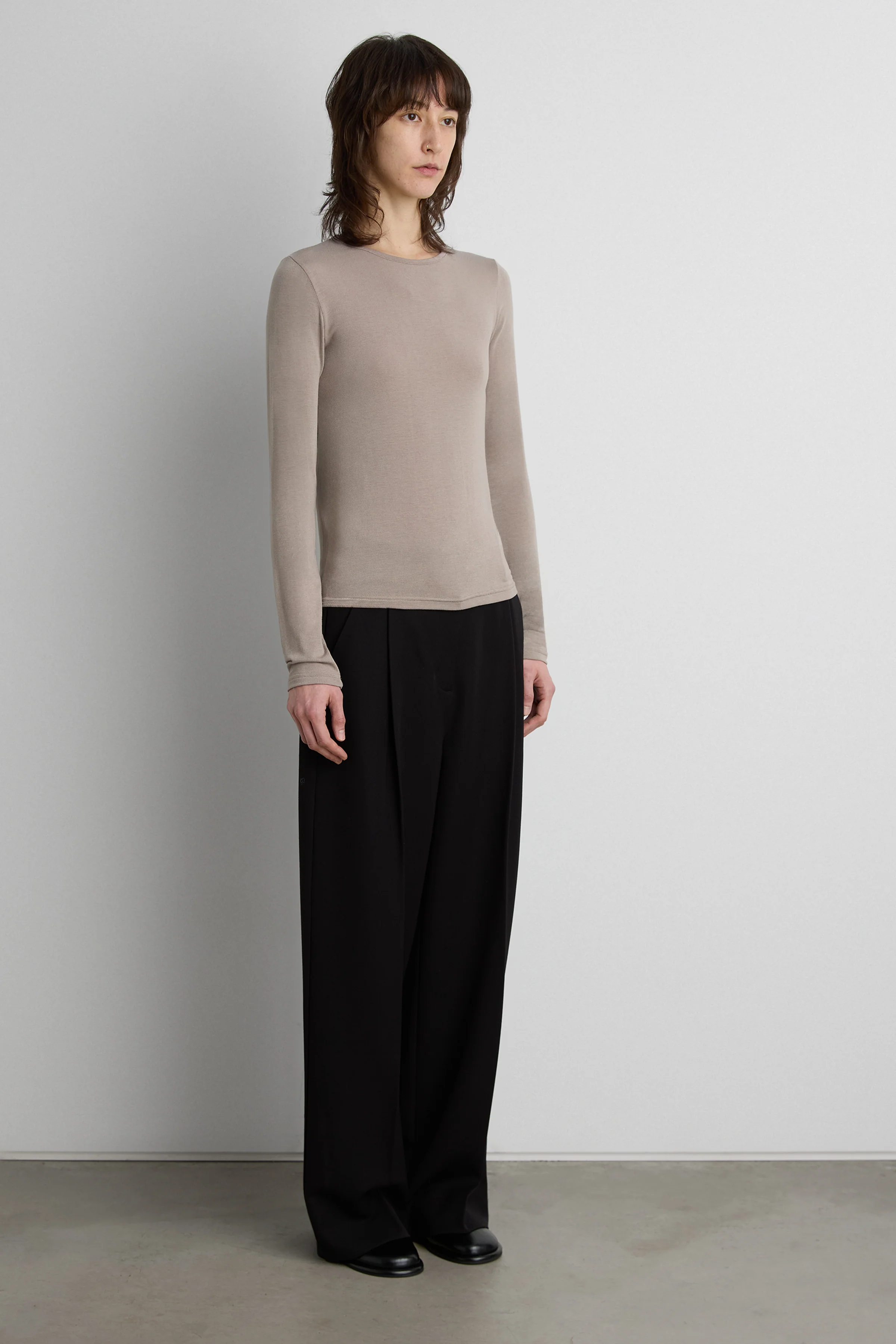 SOFT CLASSIC LONG SLEEVE TOP - Image 15