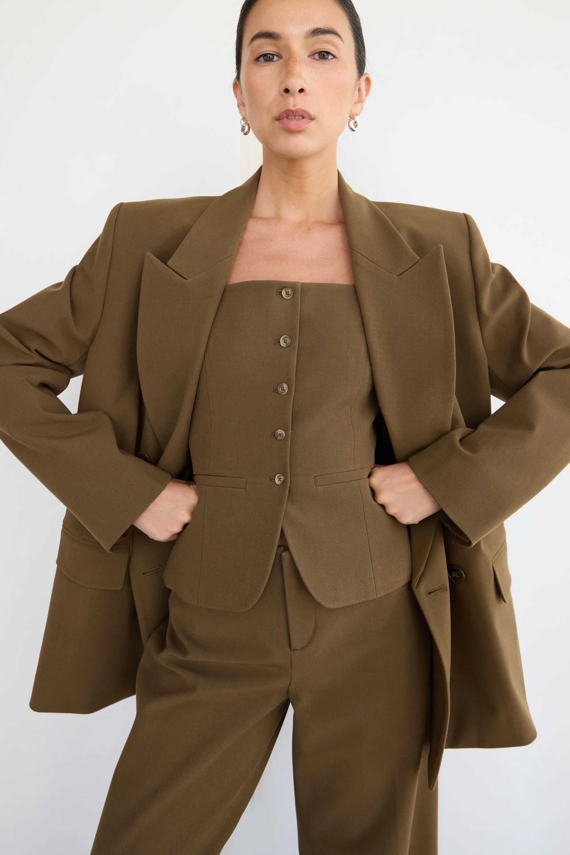 SQUARE NECK SUITING VEST - Image 2