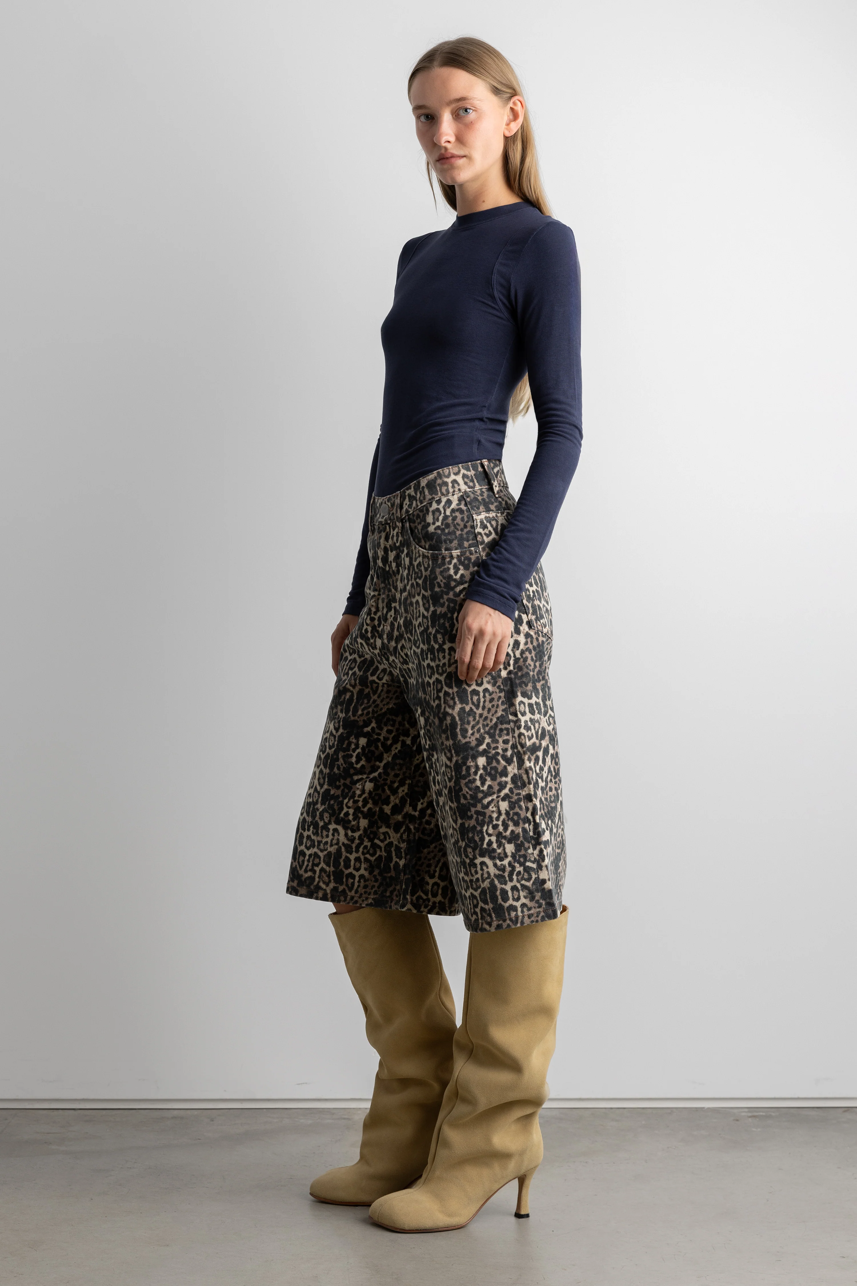 STITCHED SHOULDER LONG-SLEEVE T-SHIRT - Image 8