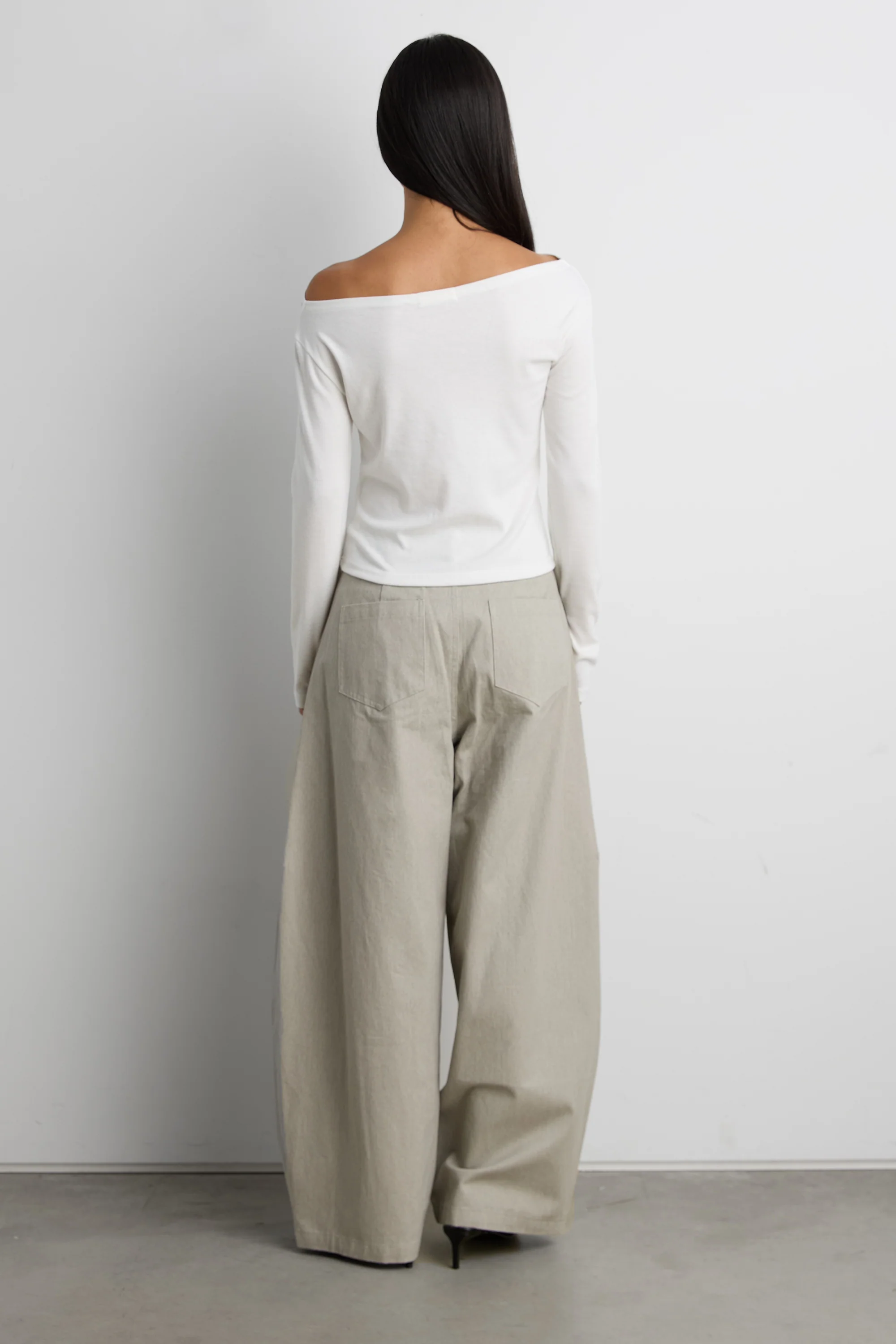 STUD DETAIL OFF THE SHOULDER TOP - Image 3