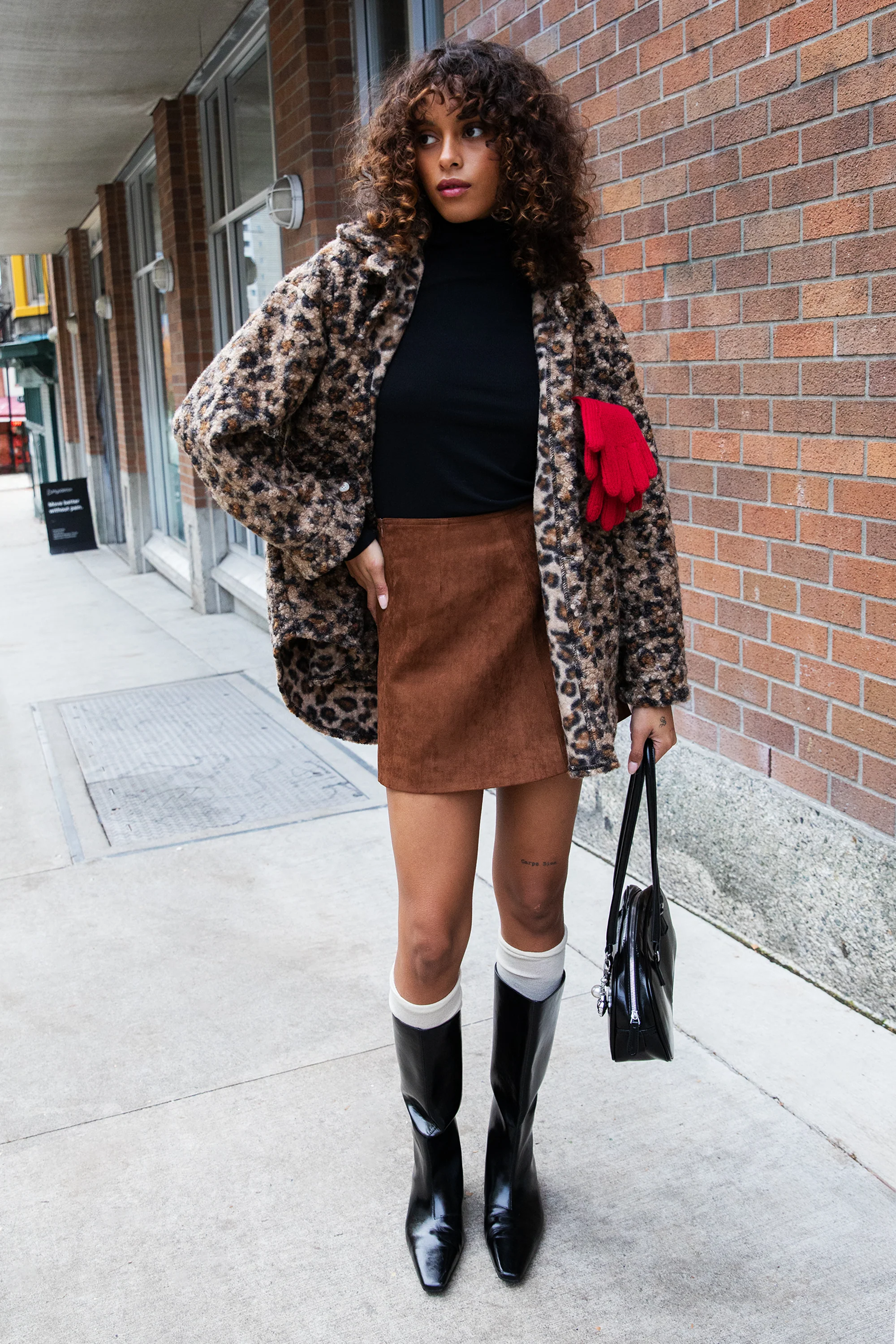 VEGAN SUEDE MINI SKIRT - Image 3