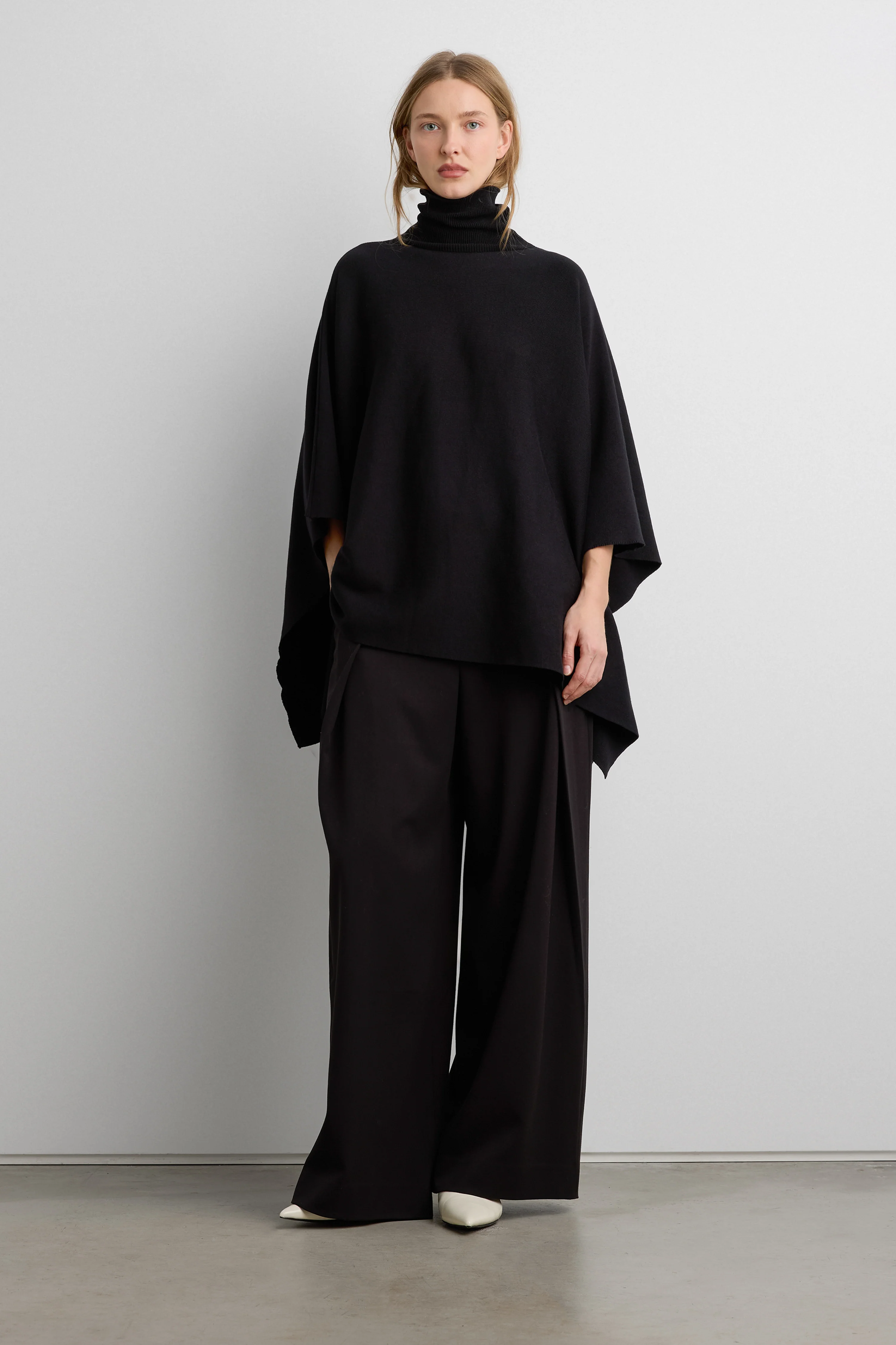 TURTLENECK CAPE - Image 3