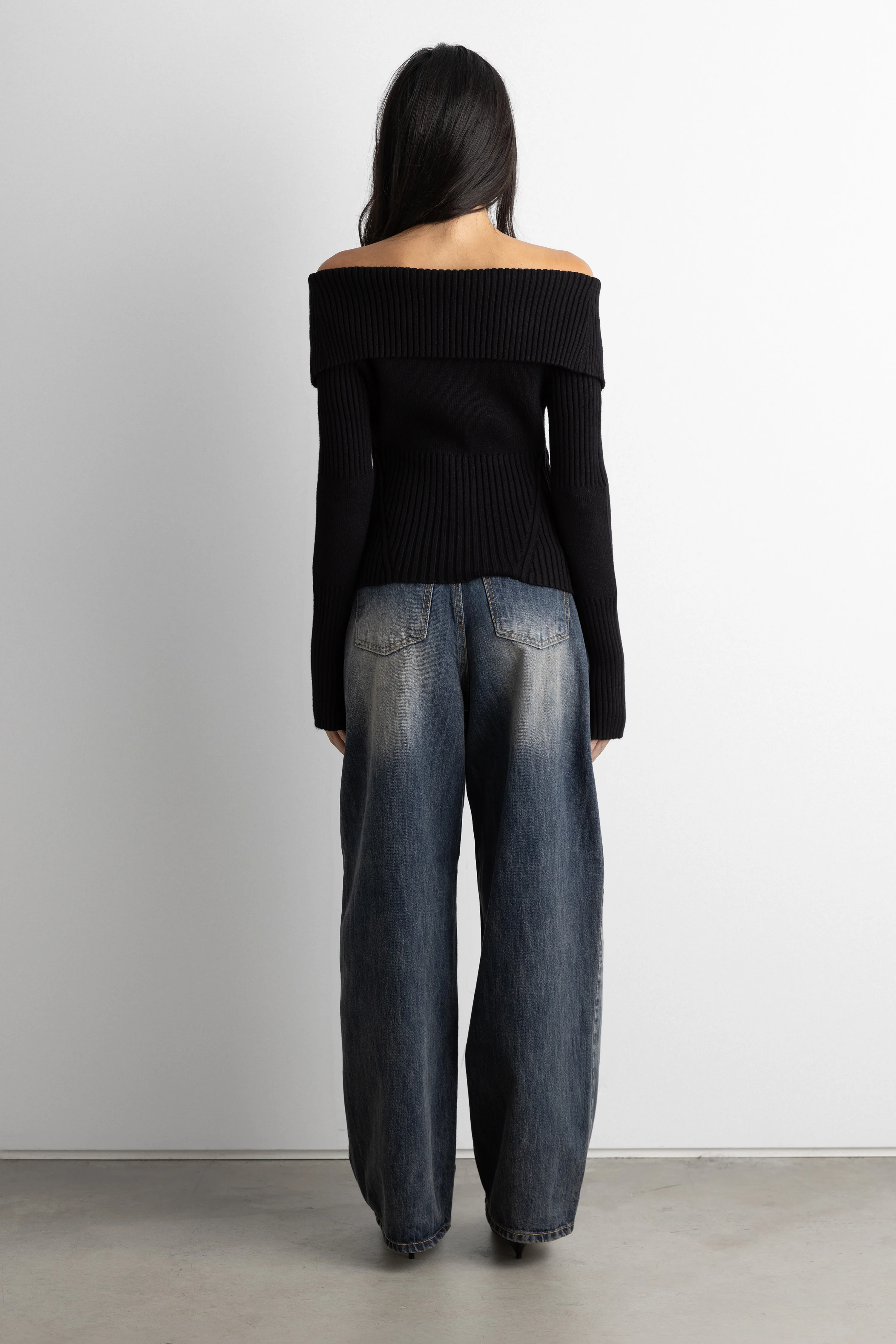 TWO-WAY ZIP FRONT OFF SHOULDER SWEATER - Image 5