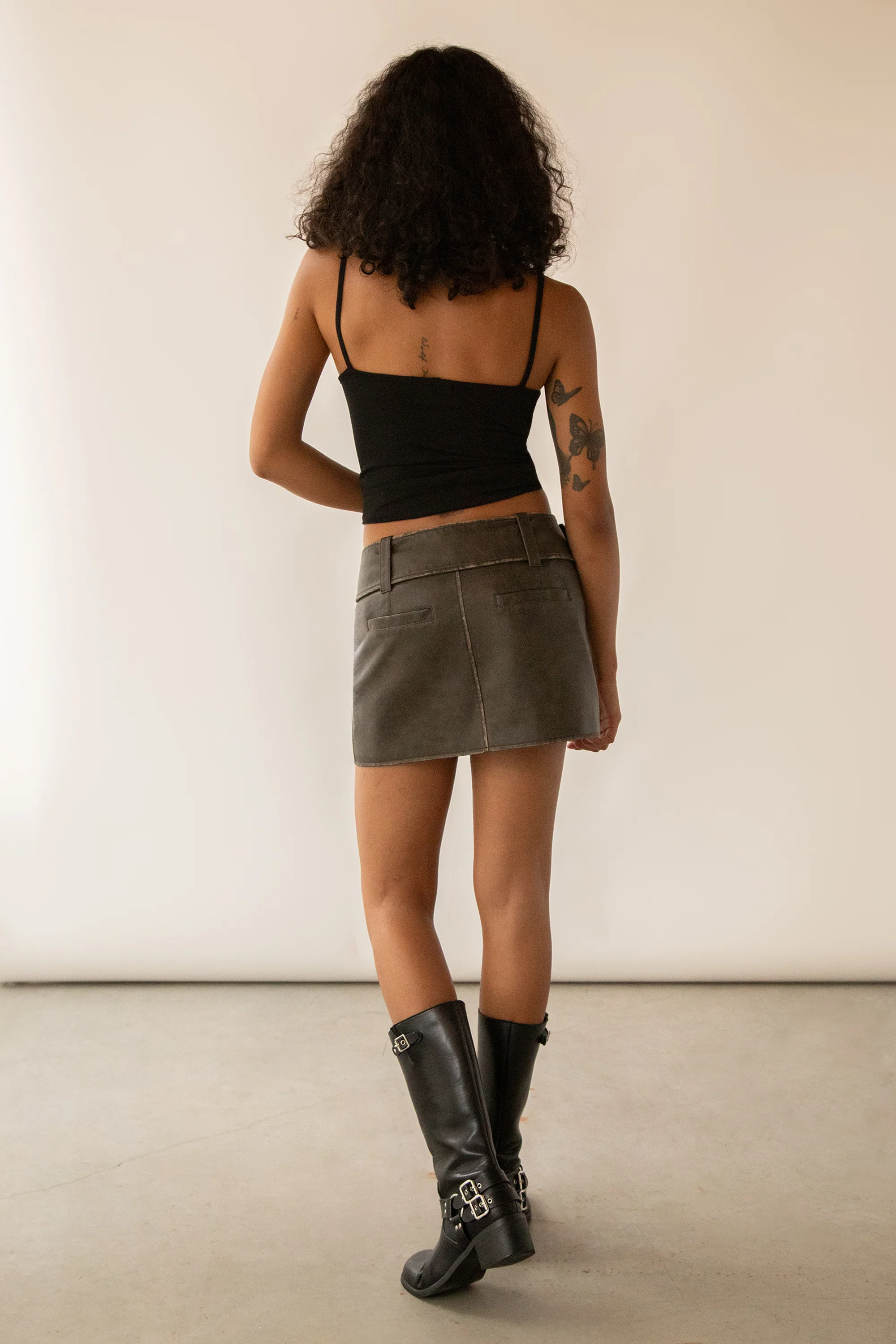 VEGAN LEATHER MOTO MINI SKIRT - Image 6