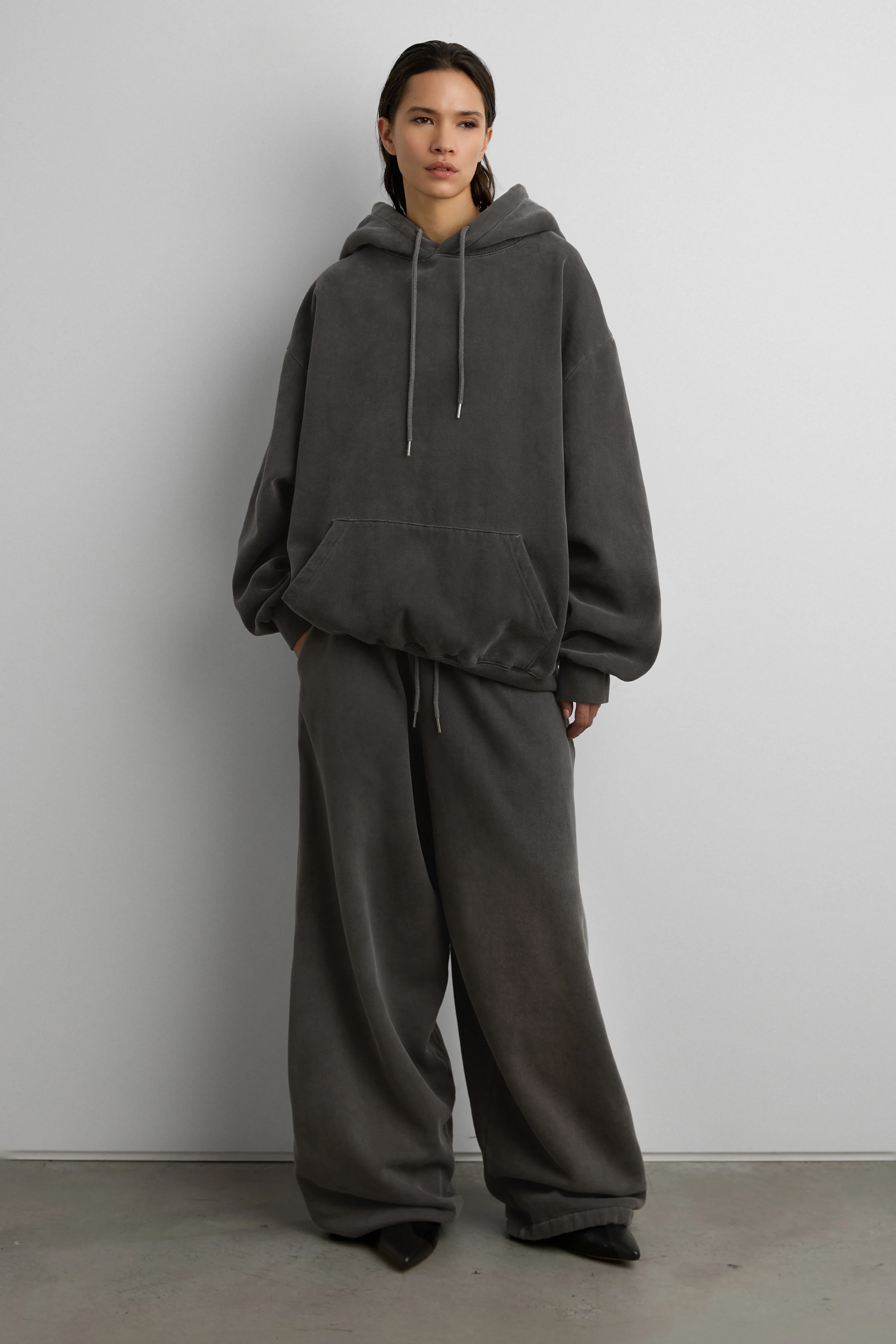 FLEECE STUDIO BOYFRIEND SWEATPANT - Image 10