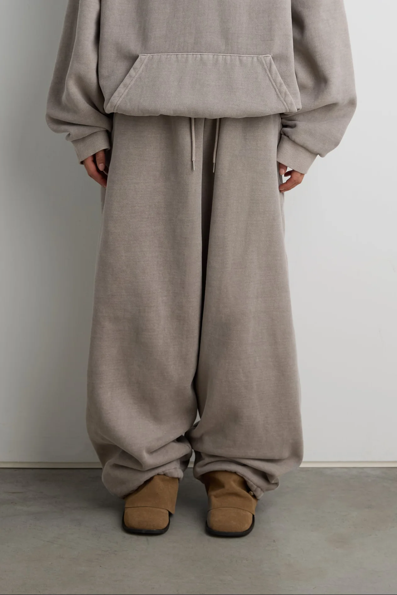 FLEECE STUDIO BOYFRIEND SWEATPANT - Image 3