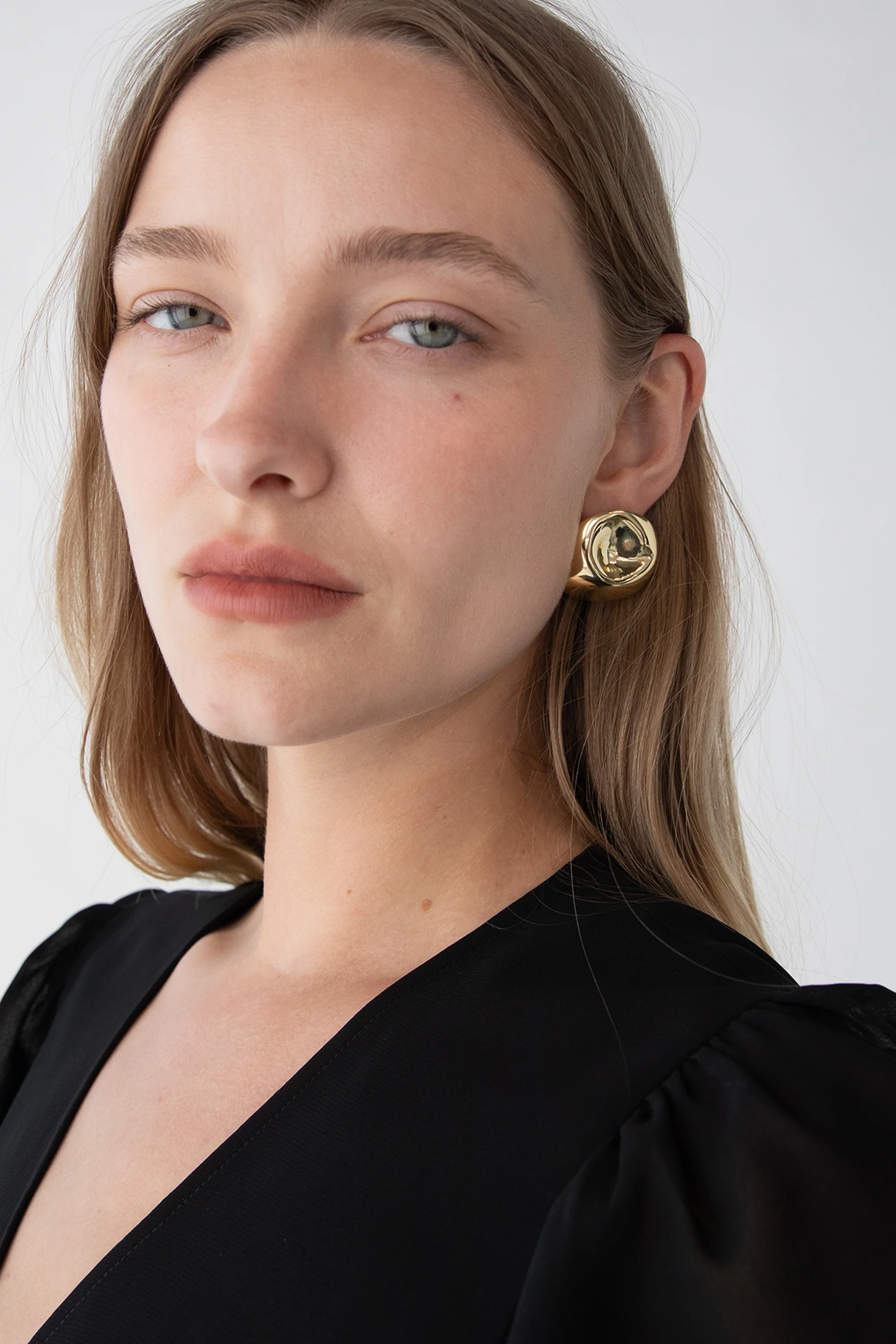 WARPED STUD EARRINGS - Image 4
